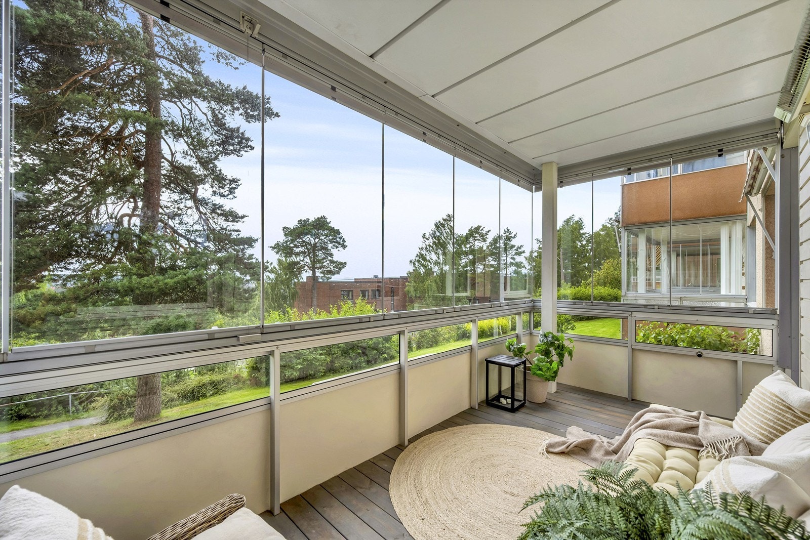 Velkommen til Skøyenåsveien 4A - en lys 3-roms med god intern beliggenhet i høy 1. etasje! Galleribilde