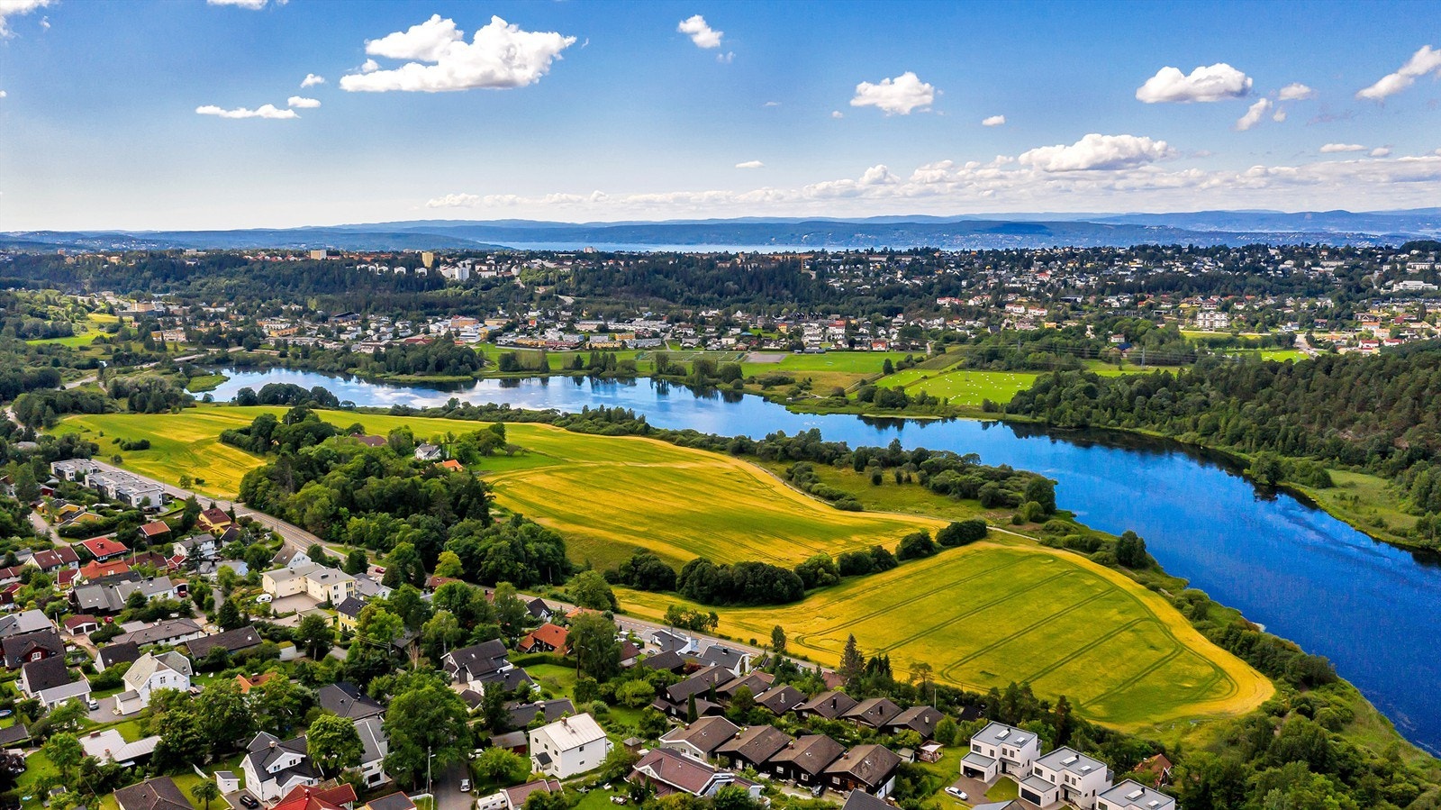 Østensjøvannet ligger i sentrum av bydelen og er en svært populær turdestinasjon året rundt. Galleribilde
