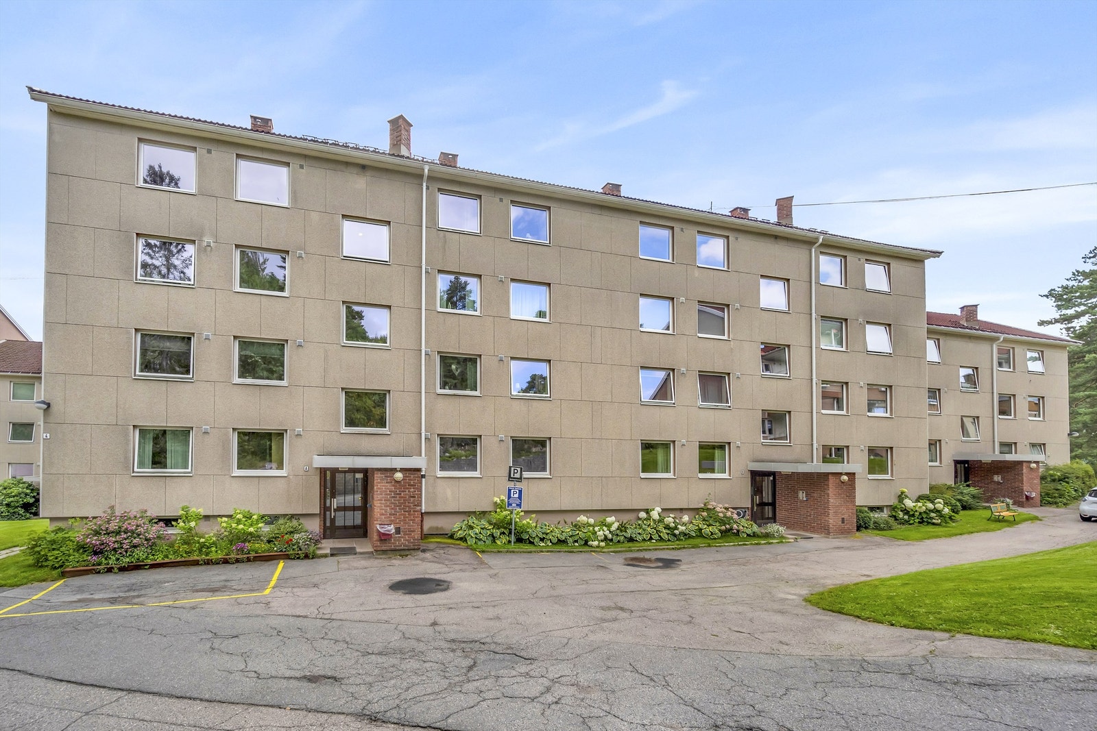 Fasade - inngangsparti. Galleribilde