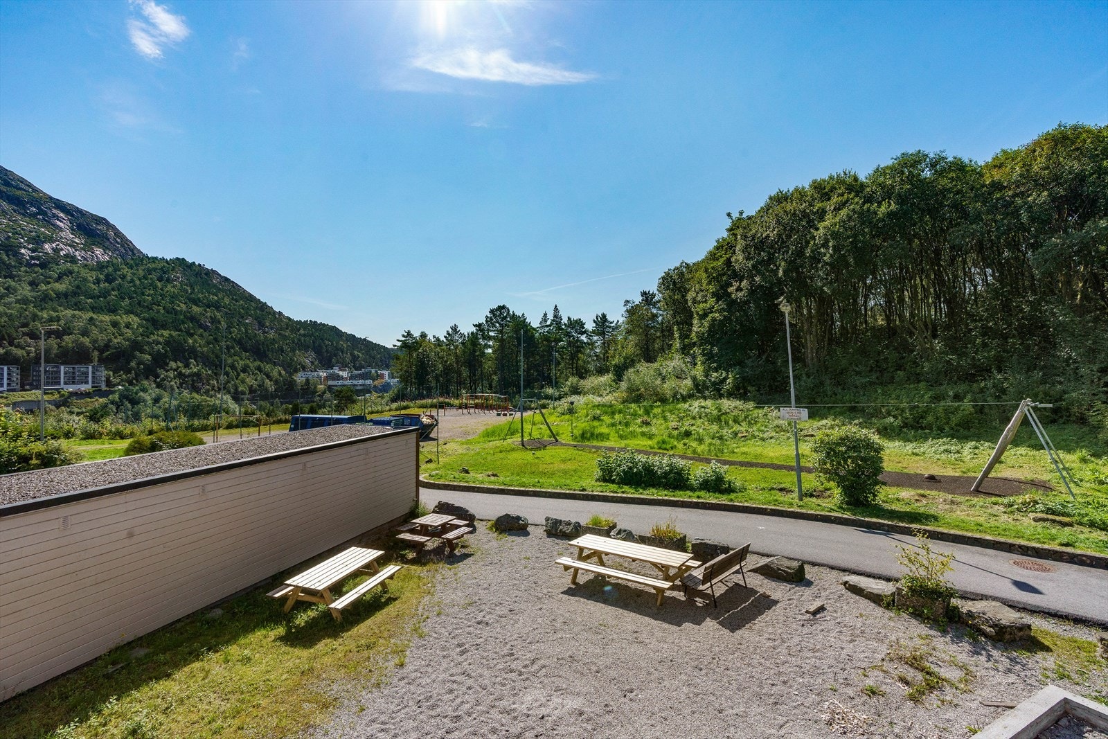 - Leiligheten hører til Grøntulien Borettslag, som består av 271 andeler - Galleribilde