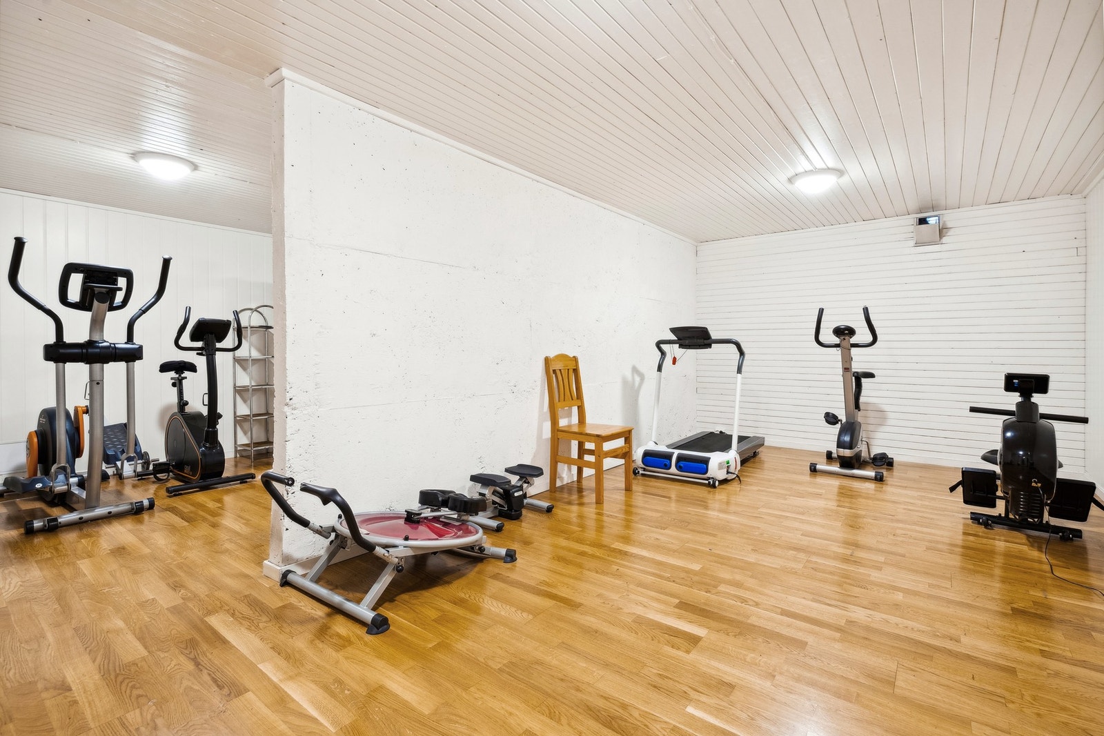 Treningsrom nede i kjelleren. Galleribilde