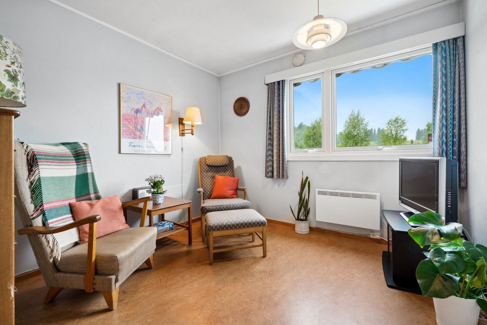 Romslig soverom. Galleribilde