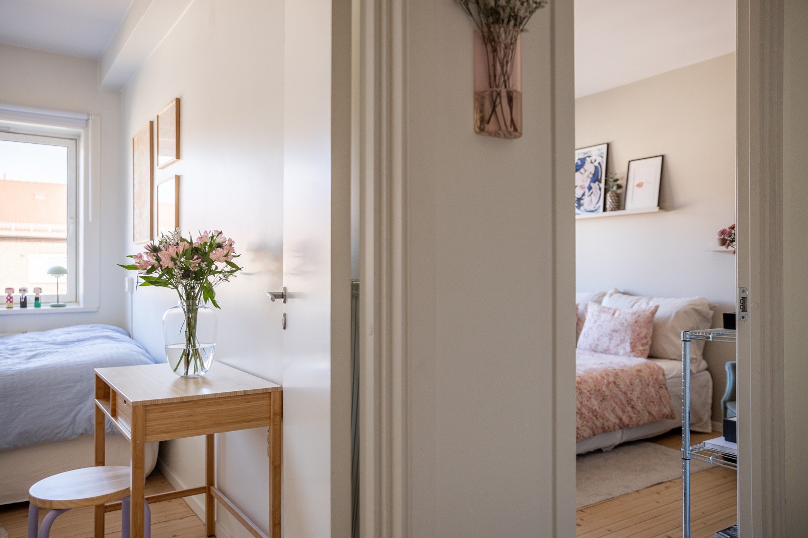 Soverommene ligger praktisk til vegg-i-vegg for hverandre. Galleribilde