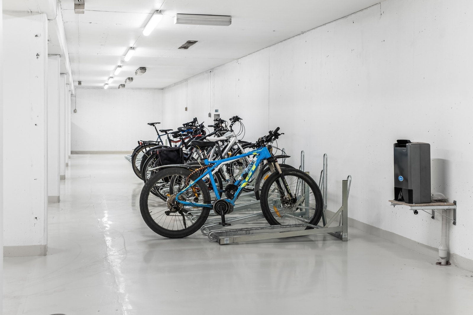 Innvendig sykkelparkering - tilrettelagt for miljøvennlig transport Galleribilde