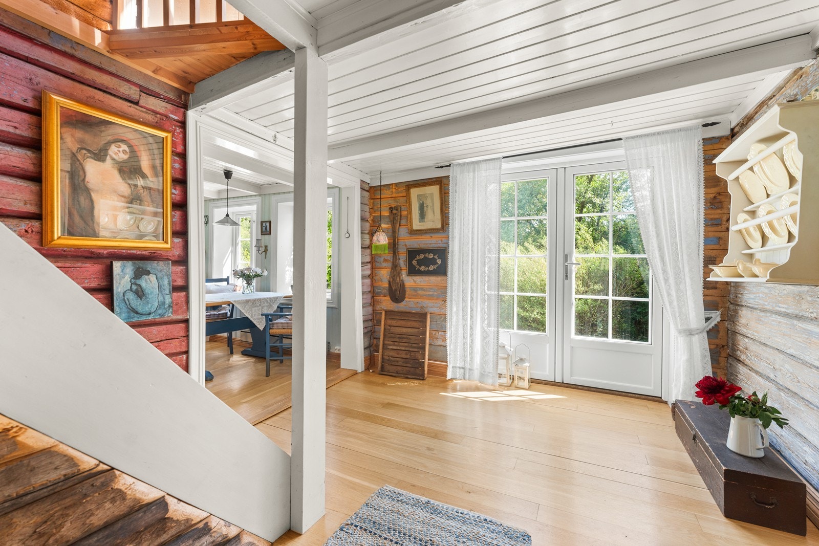 Utgangsdør mot hagen. Galleribilde