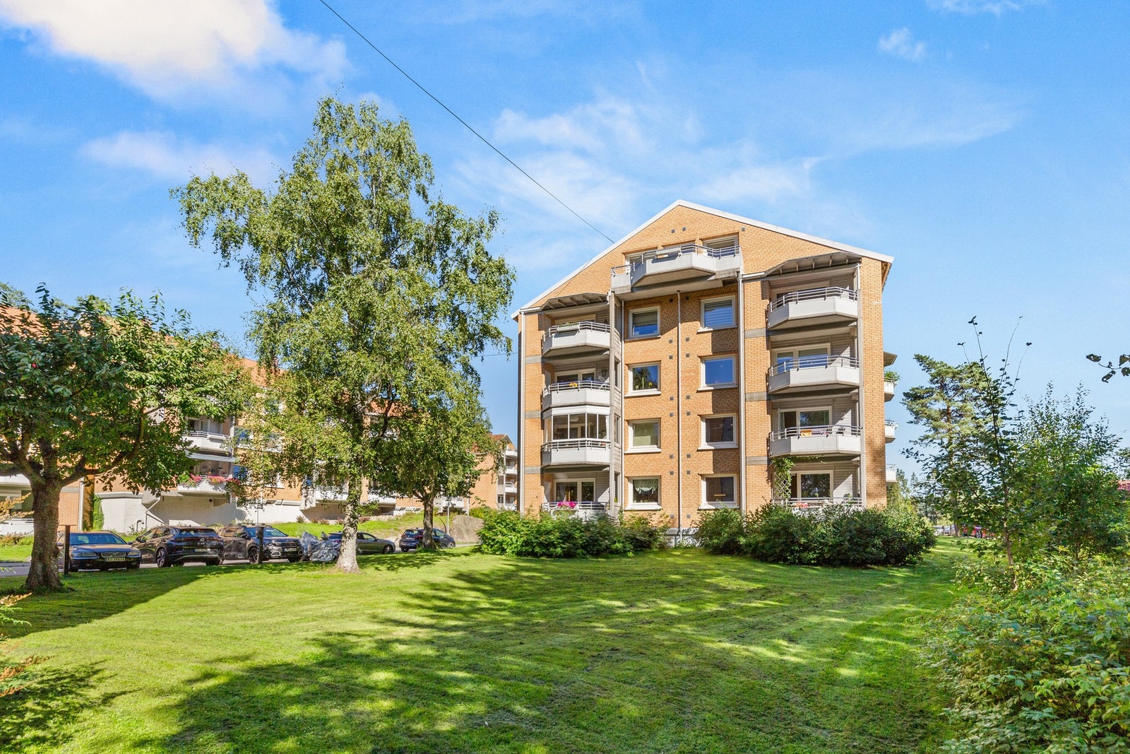 Boligen disponerer to kjellerboder og en loftsbod. Galleribilde