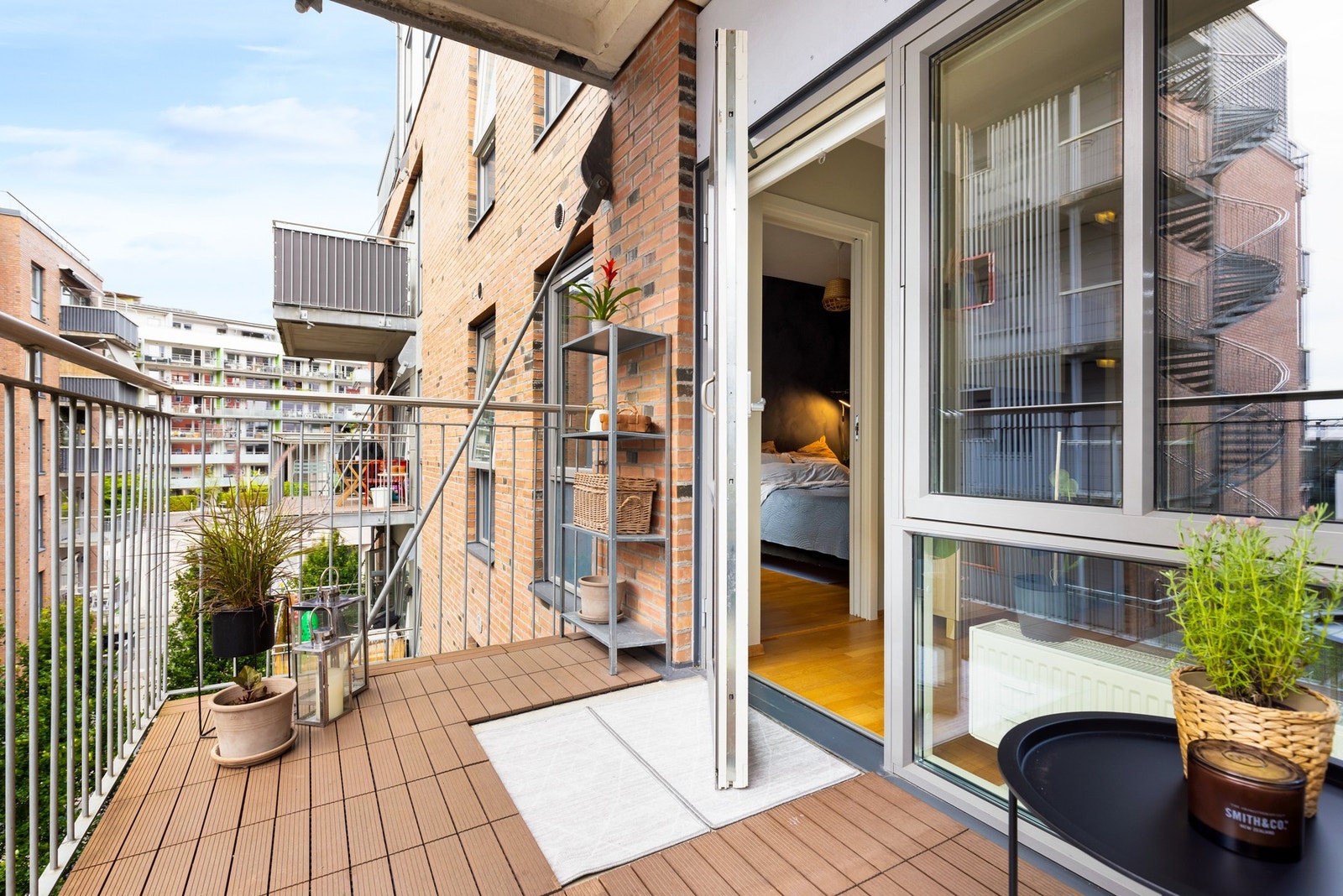 Silje Dammen ved EIE Løren har gleden av å ønske velkommen til Turbinveien 7! Galleribilde