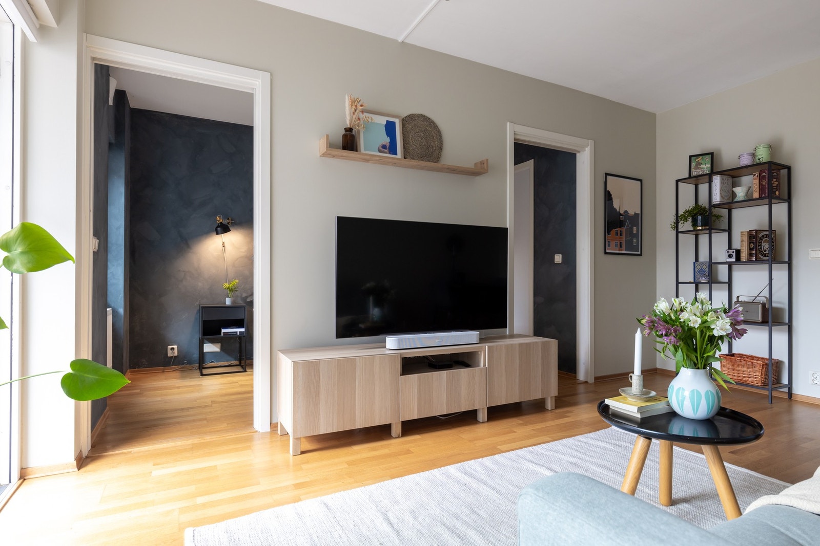 Det er verdt å nevne at både varmtvann og oppvarming er inkludert i felleskostnadene (a-konto). Galleribilde