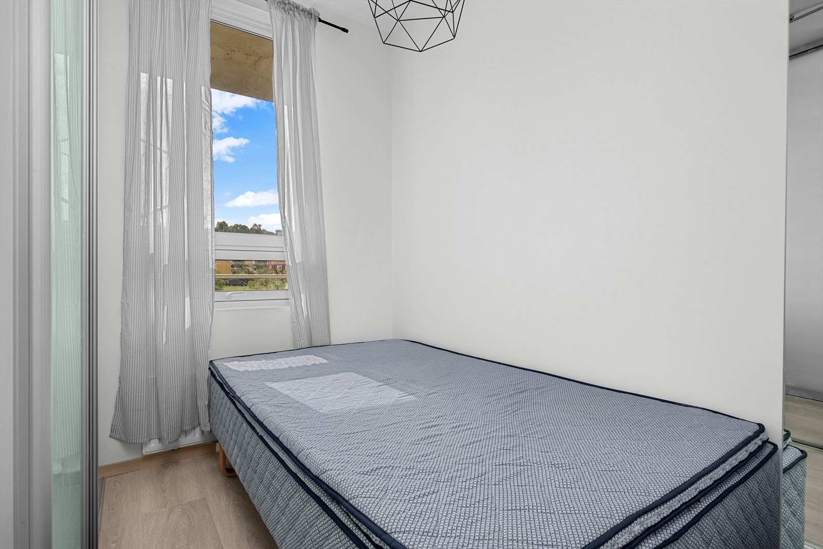 Sovealkoven ligger i tilknytning til entre og er på til sammen 9,5m² Galleribilde