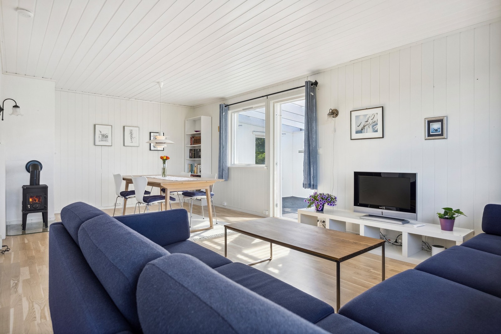 Lys og innbydende stue Galleribilde