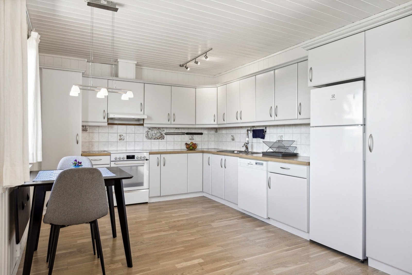 Kjøkkeninnredningen ble oppgradert en del år tilbake Galleribilde