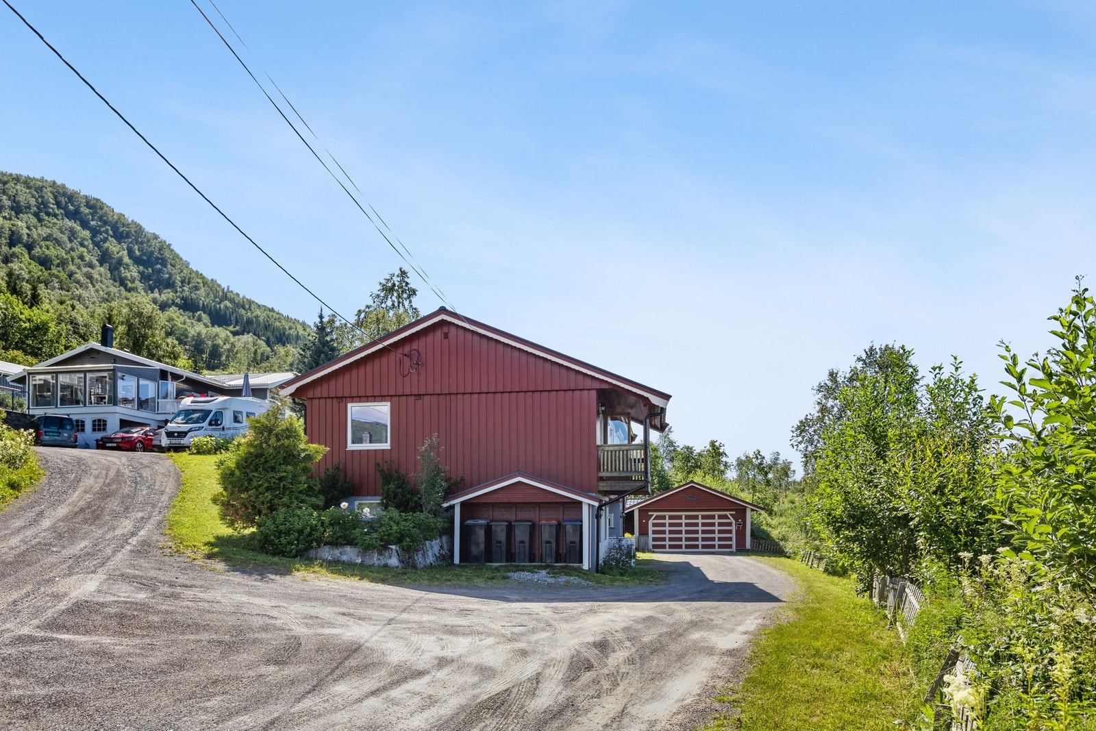 Fasade fra felles privat vei Galleribilde