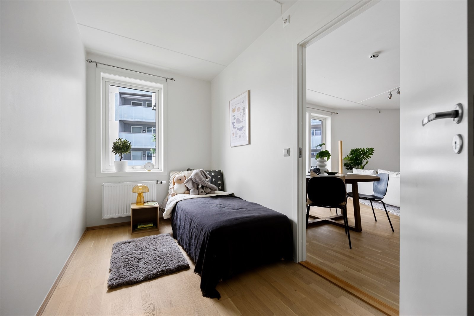 Soverom 2 passer perfekt som et barnerom, gjesterom eller hjemmekontor. Galleribilde