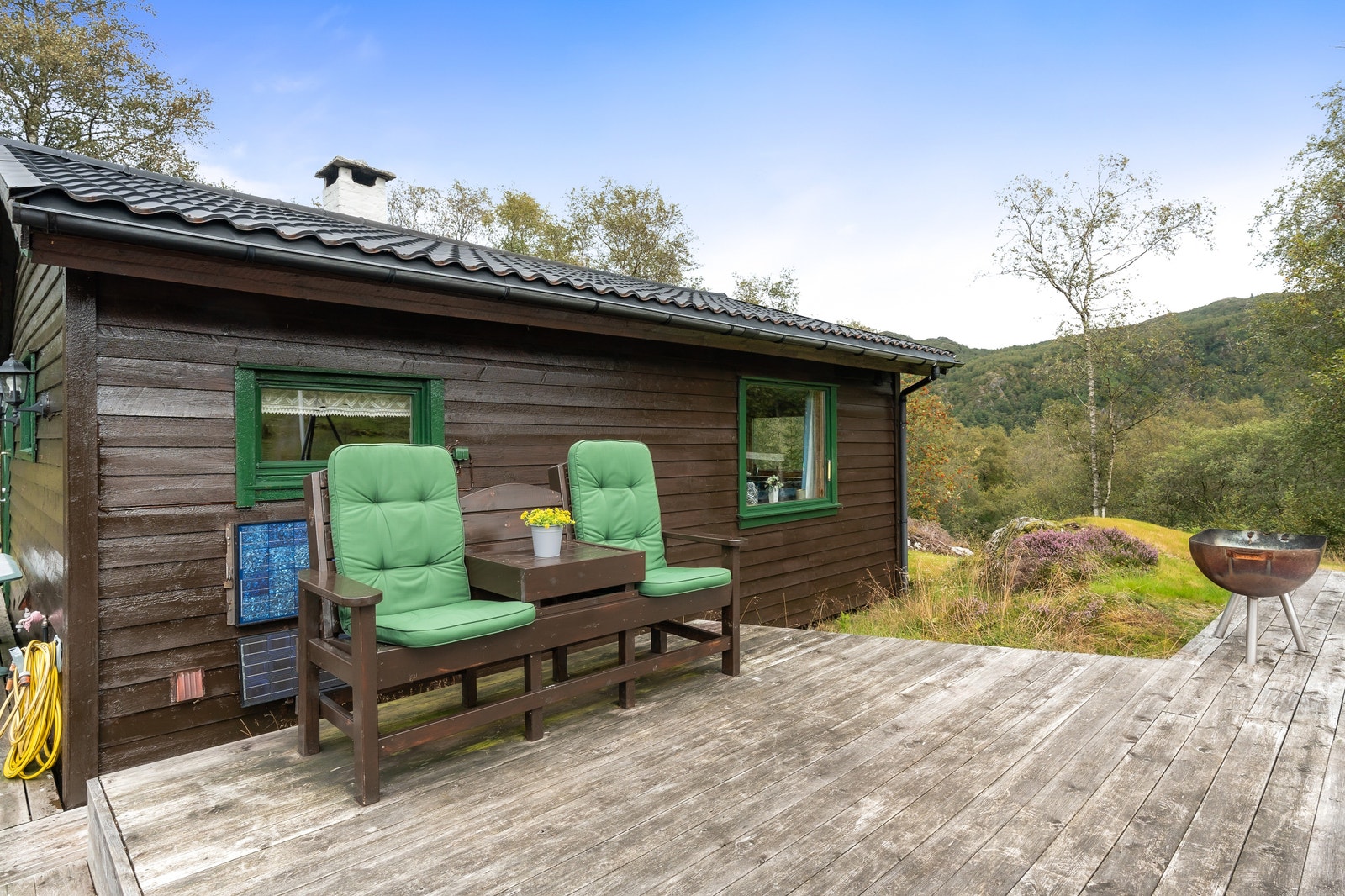 Terrasse utenfor hytte Galleribilde