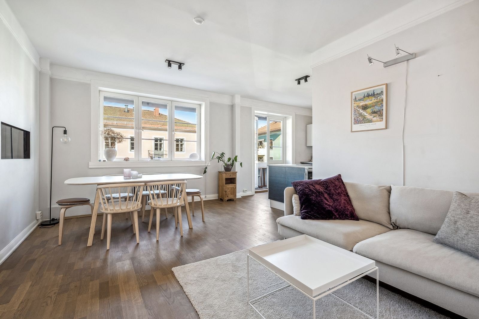 Leiligheten har en bra planløsning og godt med lysinnslipp. Galleribilde