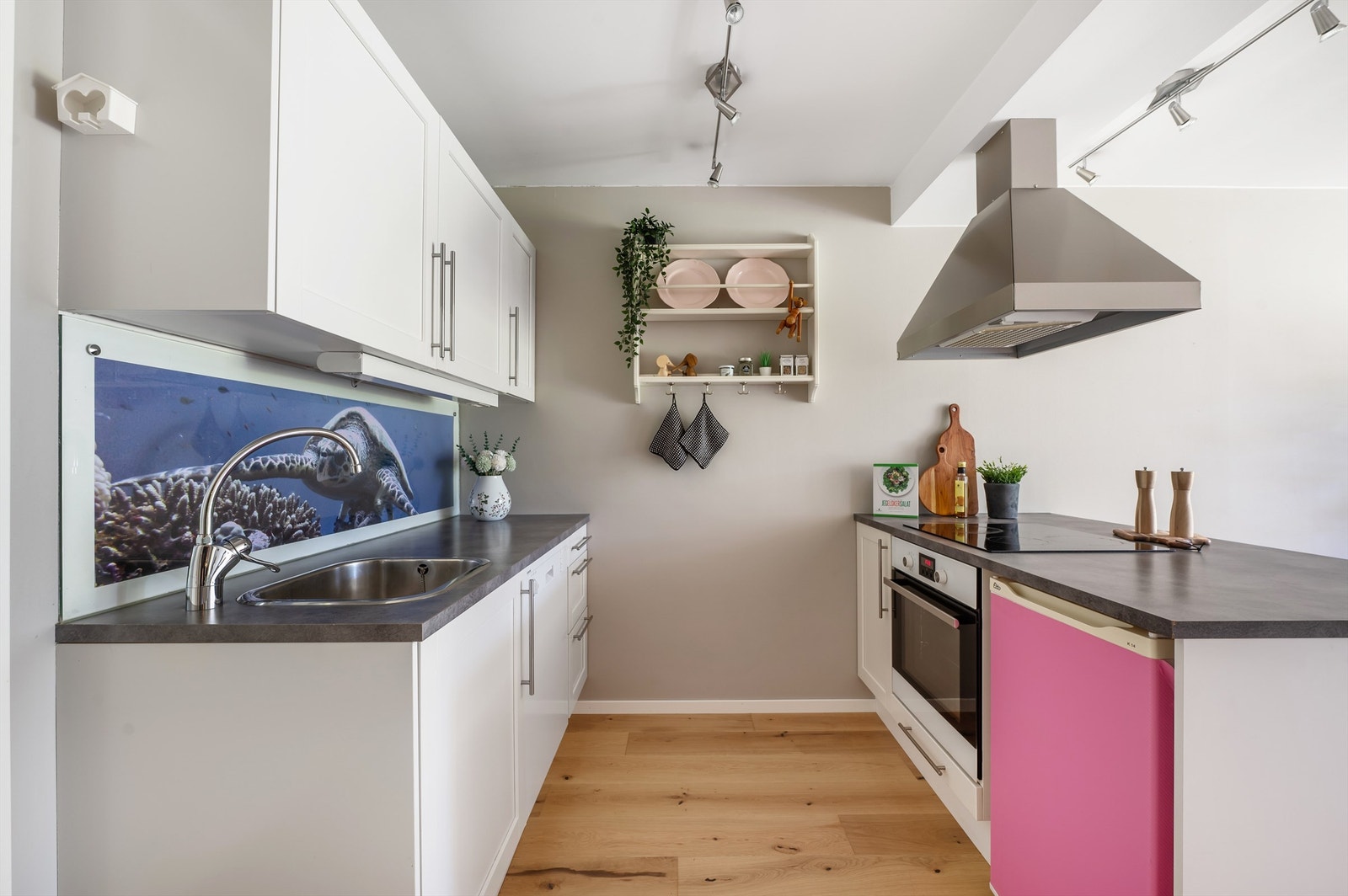 Alle hvitevarene medfølger handelen Galleribilde