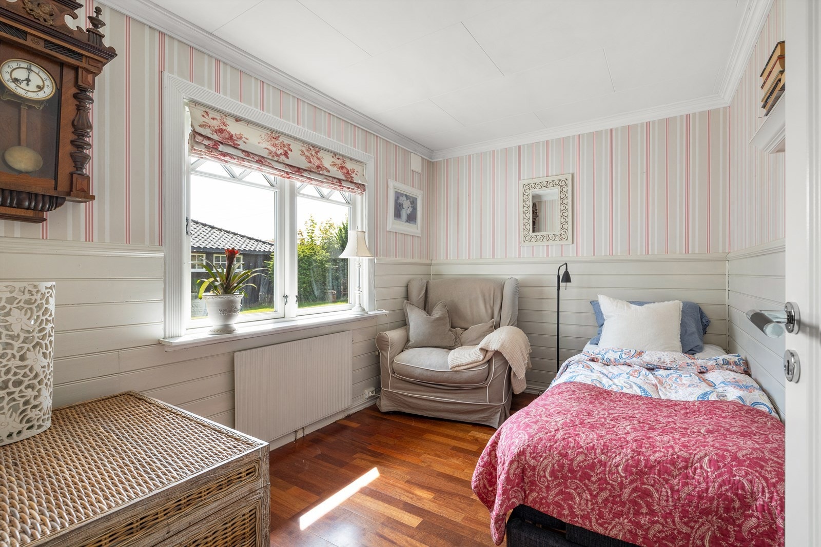 Soverom nr. to er et ypperlig barnerom eller gjesterom - alt etter egne ønsker og behov! Galleribilde