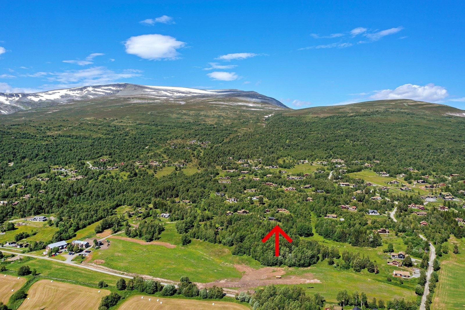 Eiendommen har en meget god beliggenhet på endetomt i attraktive Hornlia vest i Oppdal Galleribilde