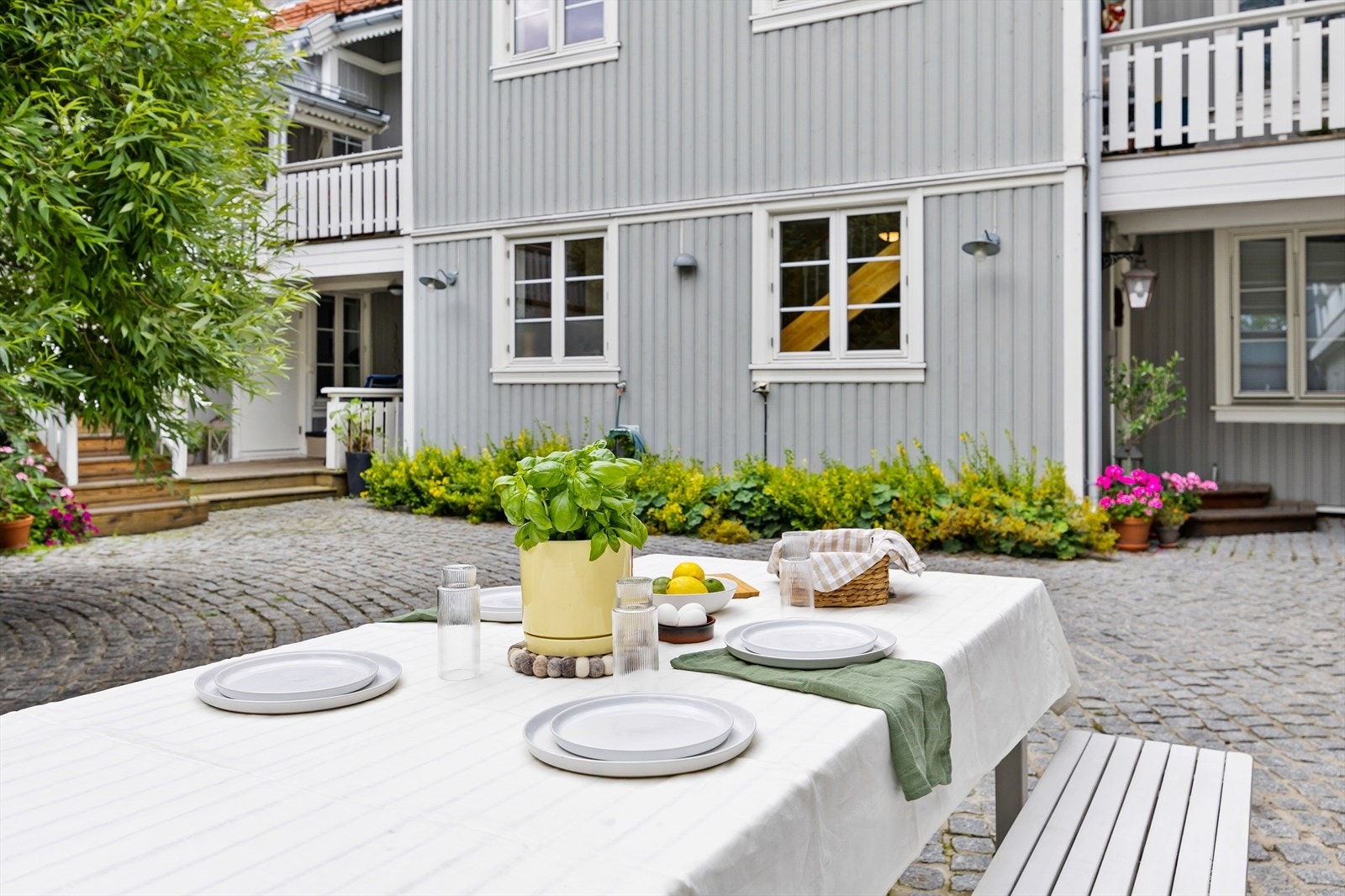 Her kan du samle venner på fine sommerdager. Galleribilde