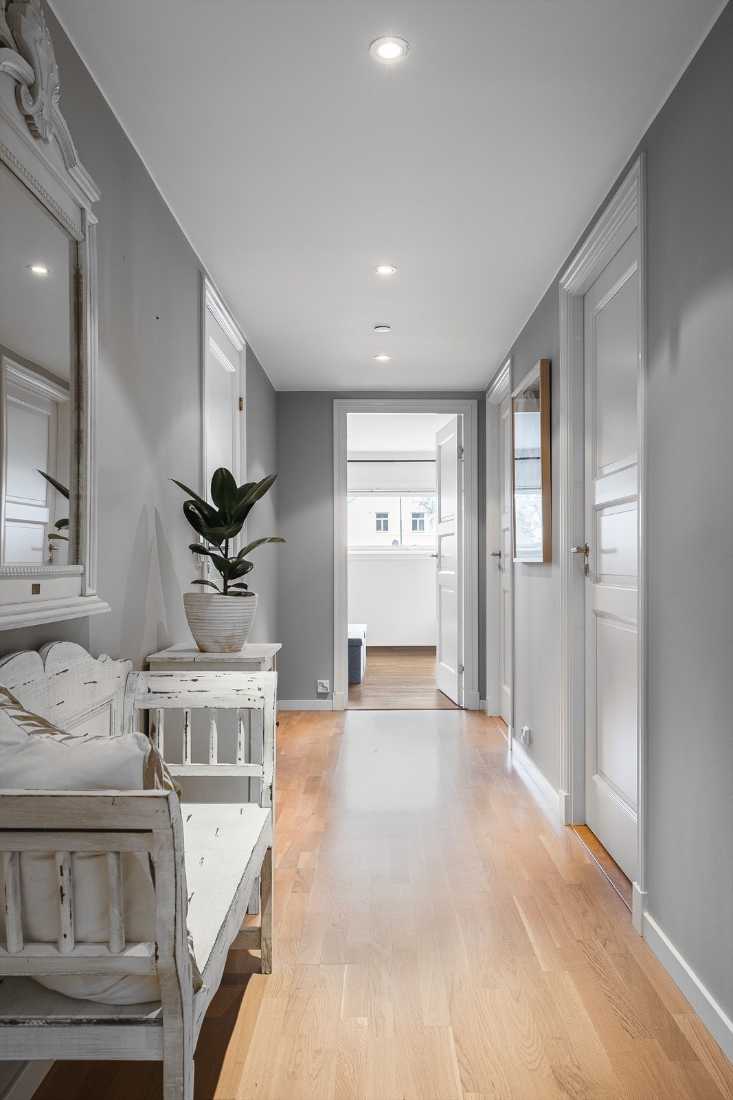 Denne gangen leder inn til soverommene og badet. Galleribilde