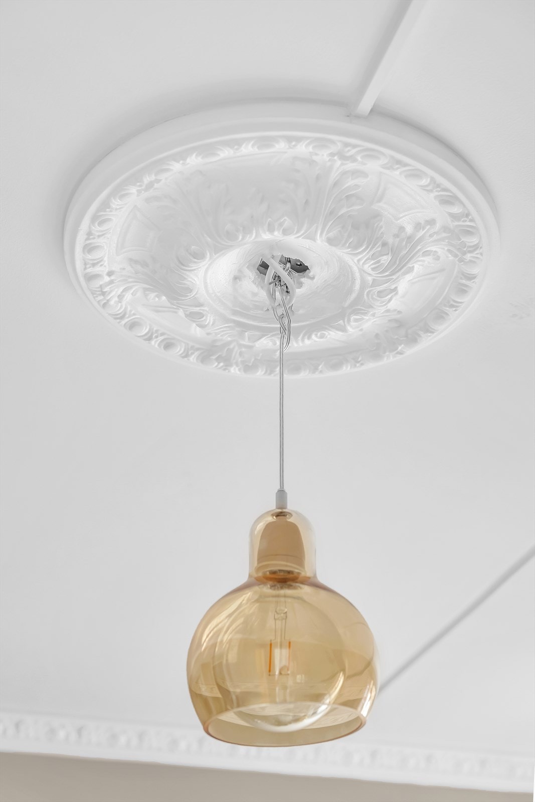 Flott rosett og stukkatur i himling Galleribilde