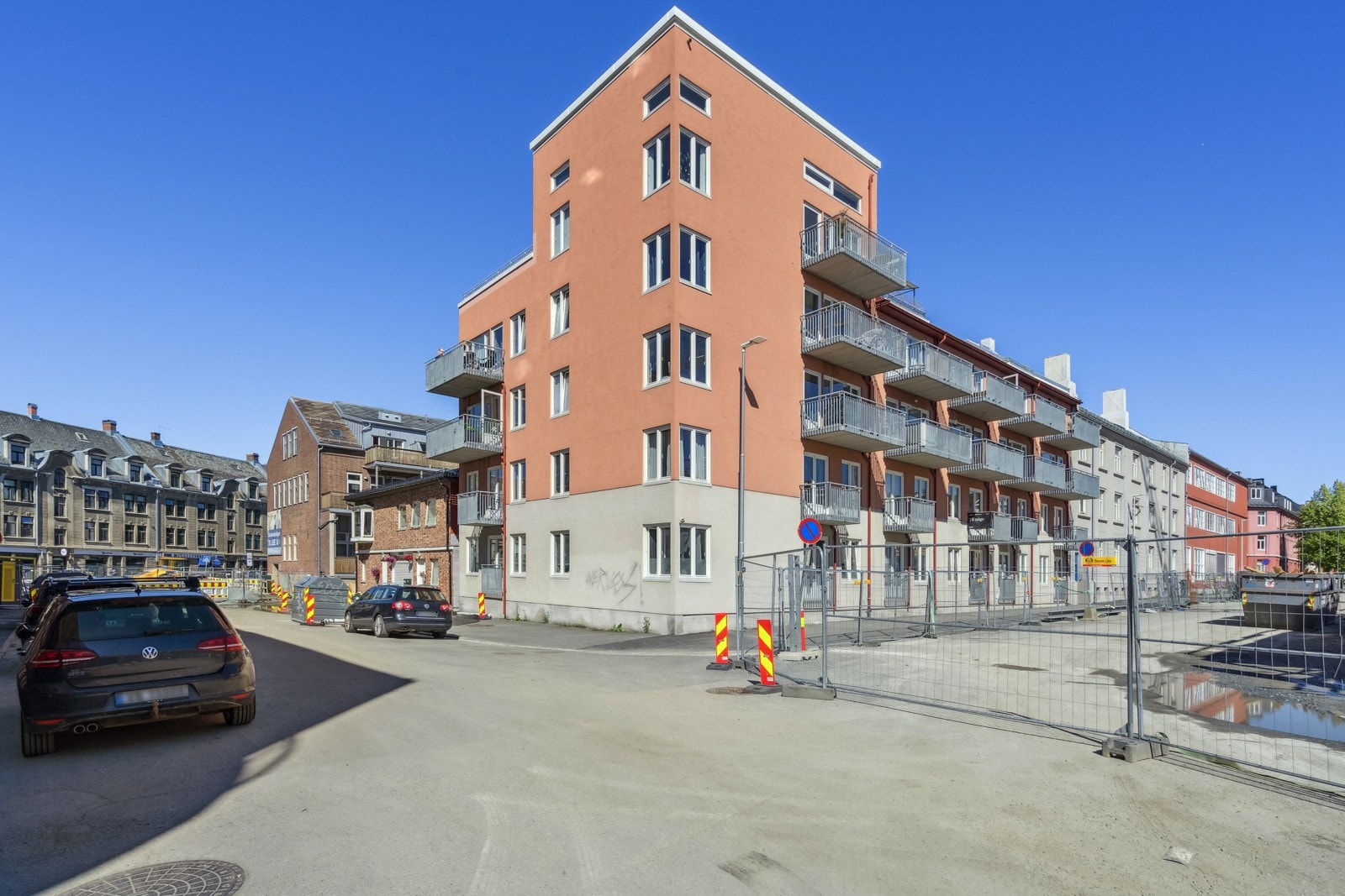 Velkommen til Frostaveien 4A! En flott 4-roms leilighet med sentral beliggenhet. Galleribilde