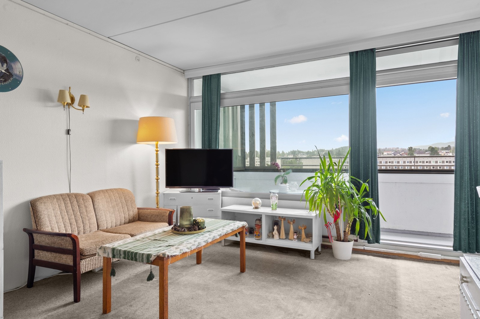 Opplev sjarmen i denne lyse stuen! Galleribilde