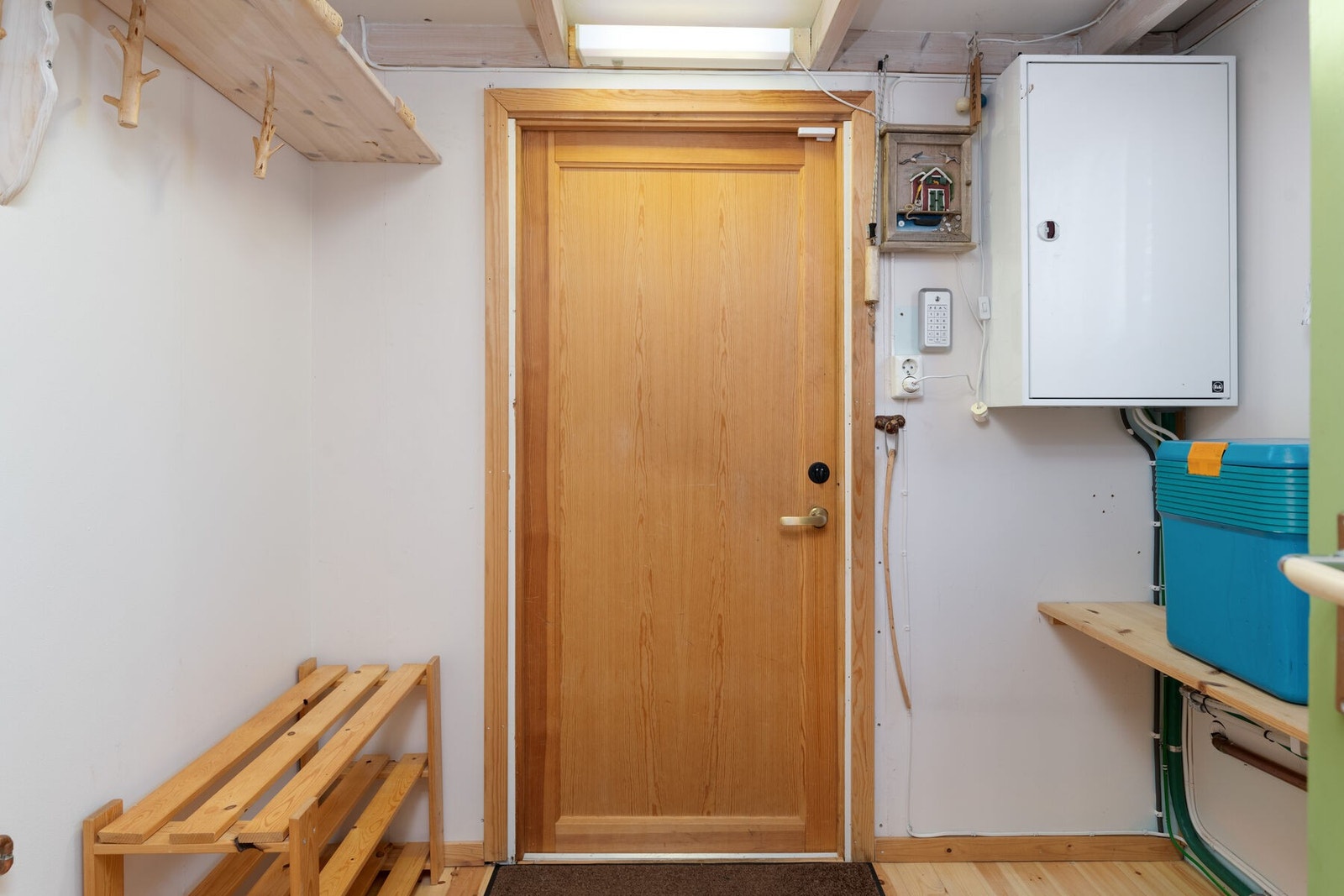 Bod / entré. Det elektriske anlegget er fra 2004 med automatsikringer. Galleribilde