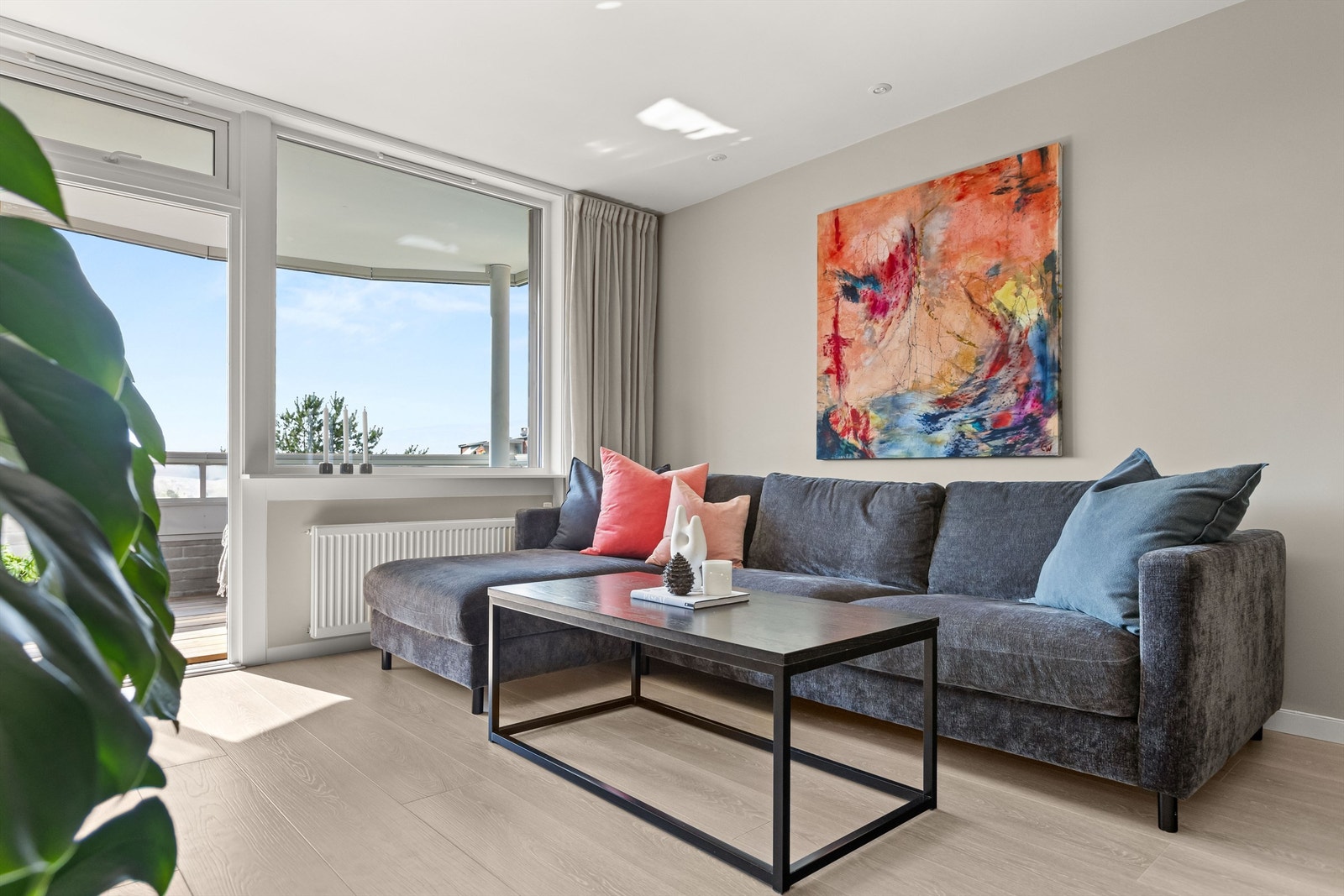 Både fyring og varmtvann er inkludert i felleskostnadene. Galleribilde