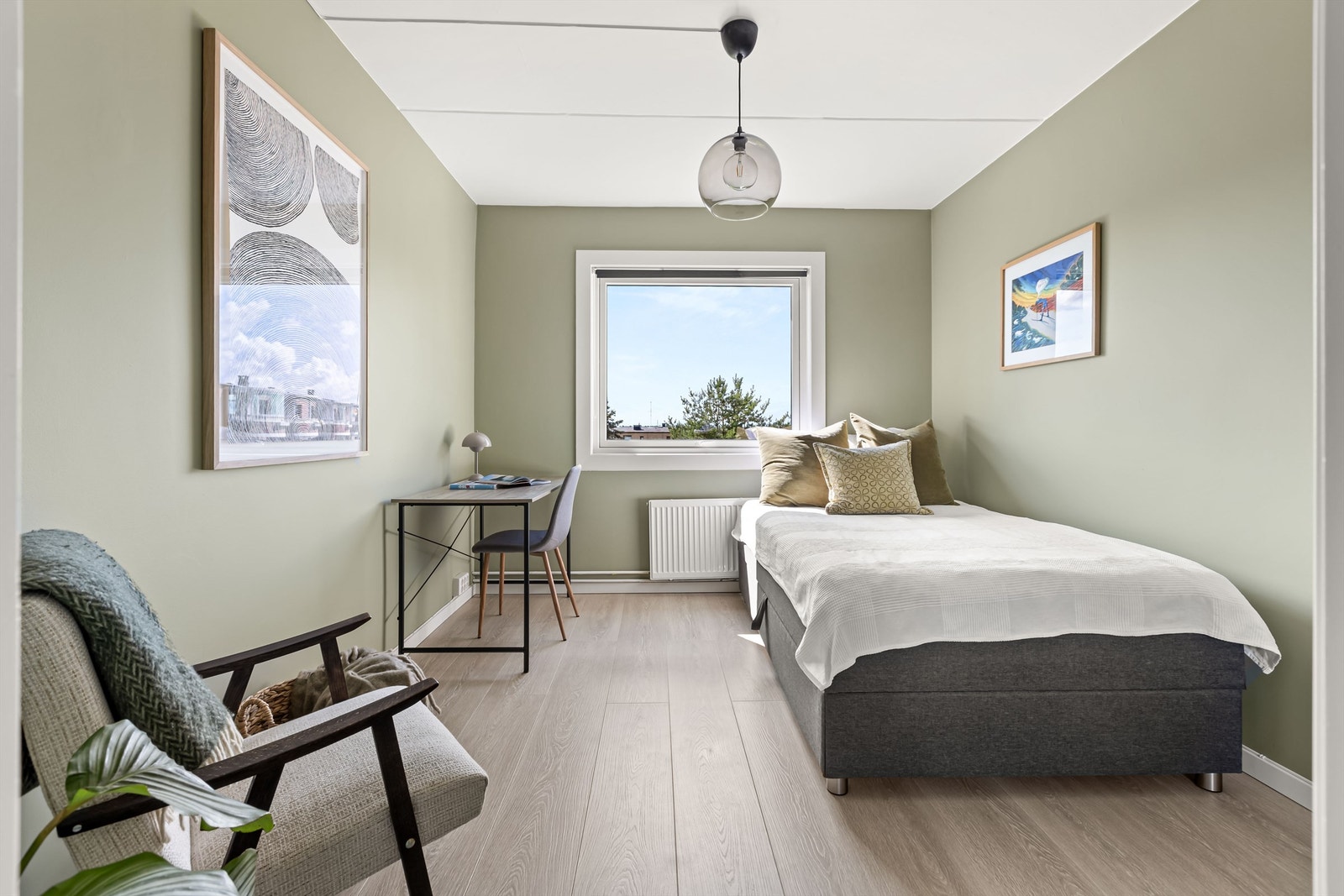 Soverom 2 vender samme vei som balkongen. Galleribilde