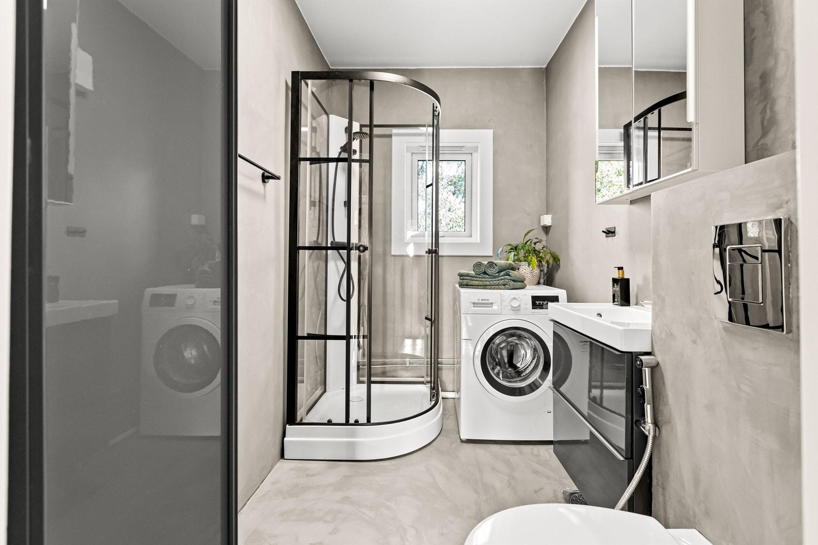 Badet er fra ukjent årstall, men ble i 2020 overflateoppusset. Det er også satt inn oppgradert innredning. Galleribilde