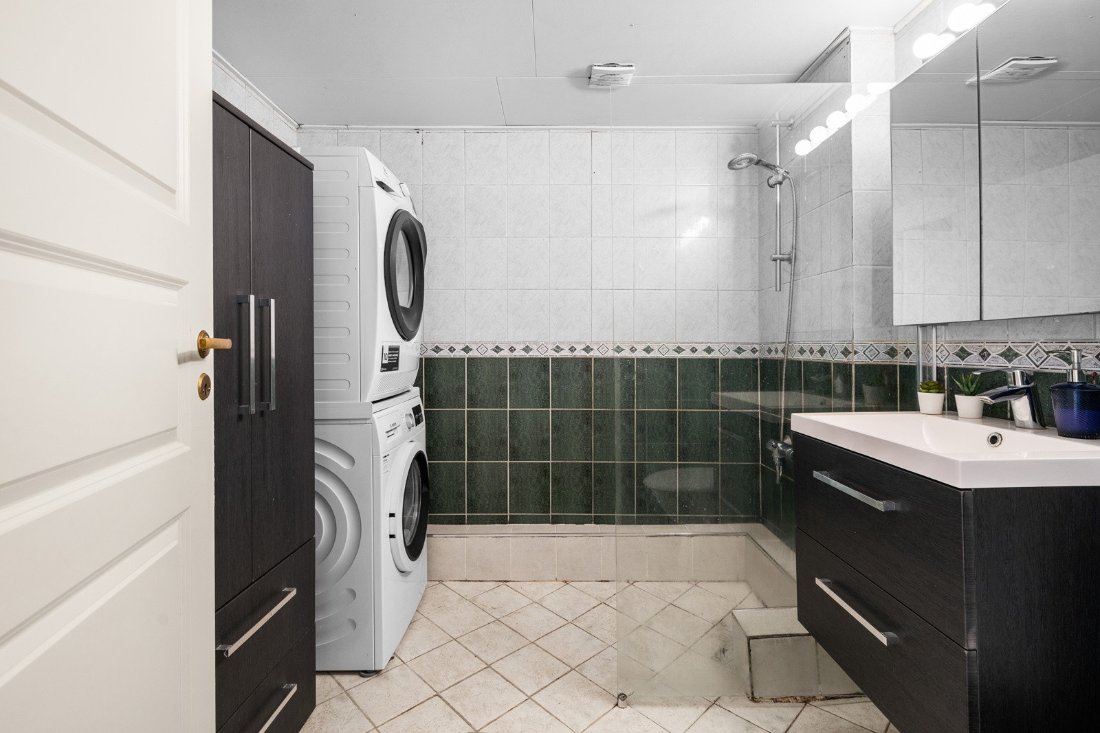 Badet i 2.etasje er av god størrelse og har stort potensial. Galleribilde