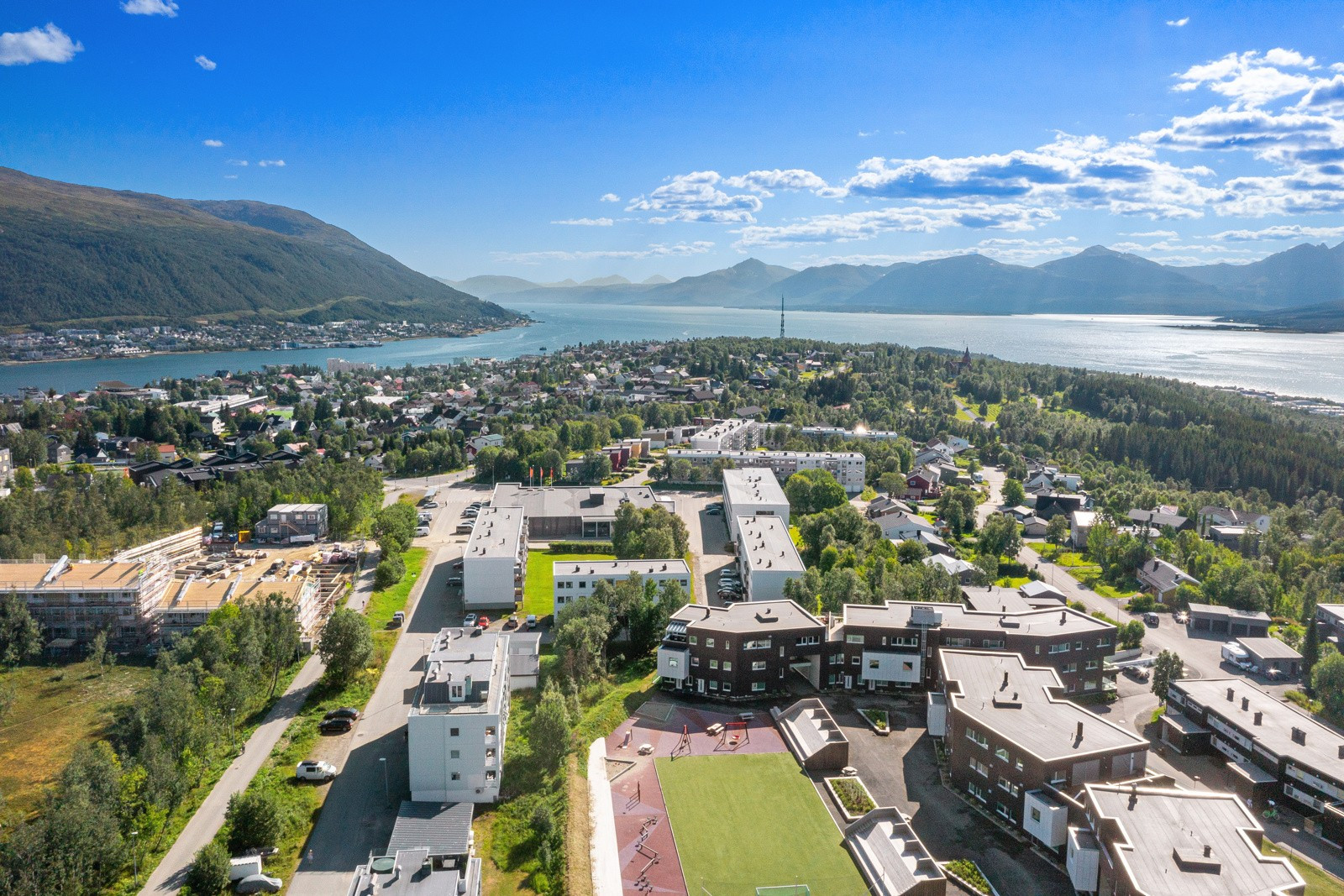 Gangavstand til sentrum og sykkelavstand til UNN/UiT.