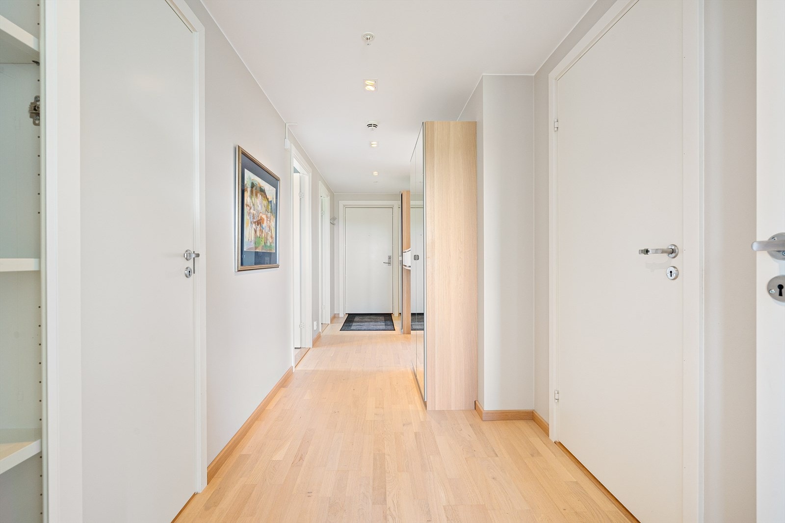 Entré/gang. Galleribilde