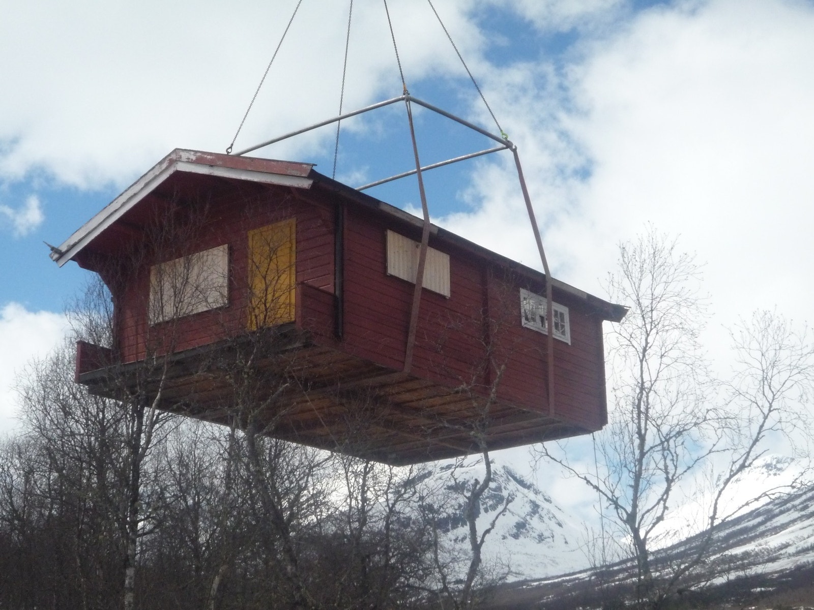 Fritidsboligen er opprinnelig fra 1969, flyttet til nåværende plassering i 2009/2010 Galleribilde