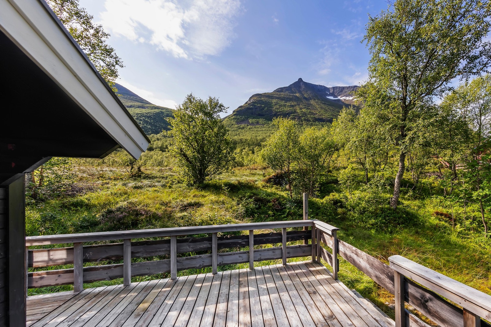 Hytta ligger fint til med kort vei til flotte turområder og turløyper Galleribilde