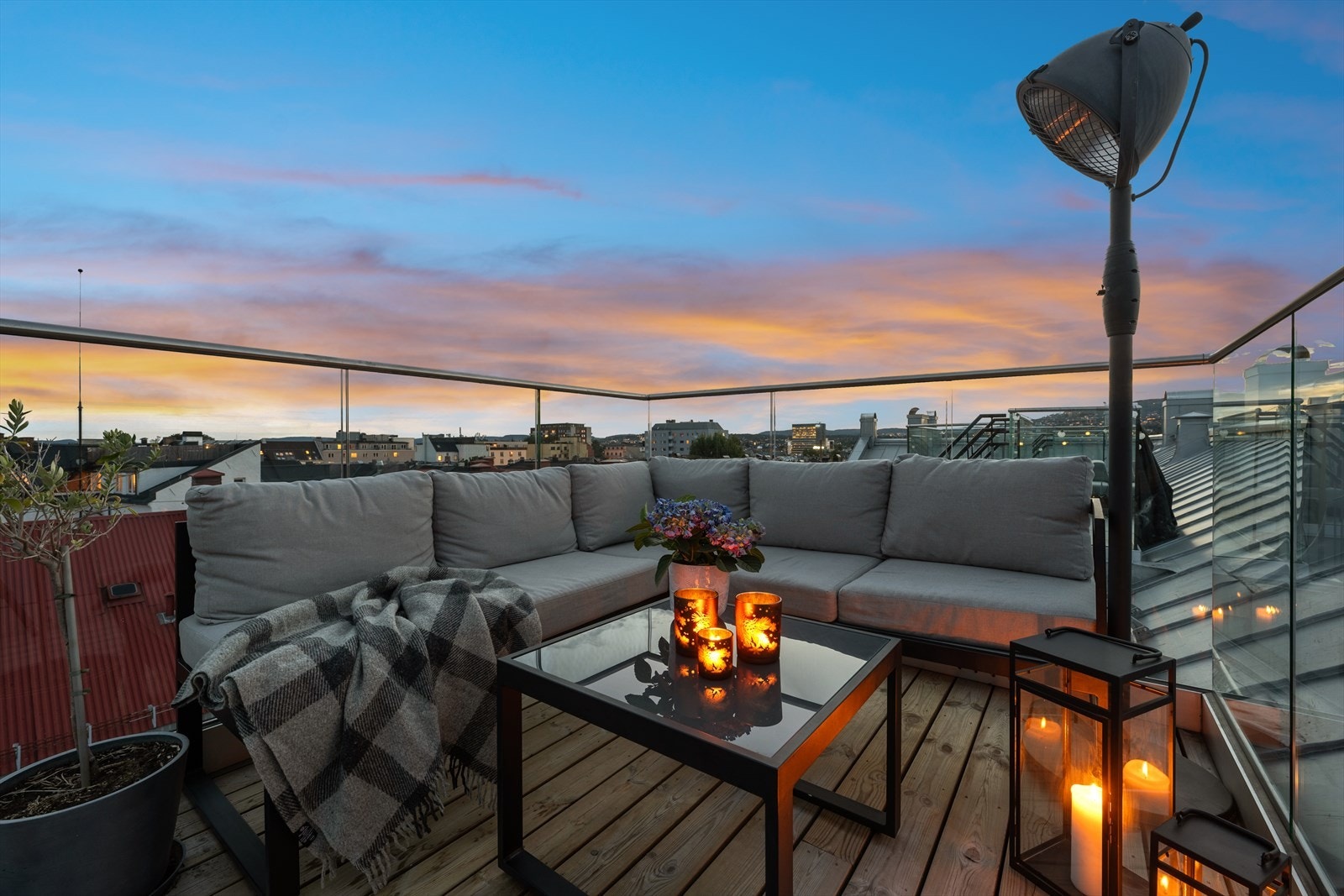 Privat takterrasse på 8 kvm med 360-graders panoramautsikt over Majorstuen. Galleribilde