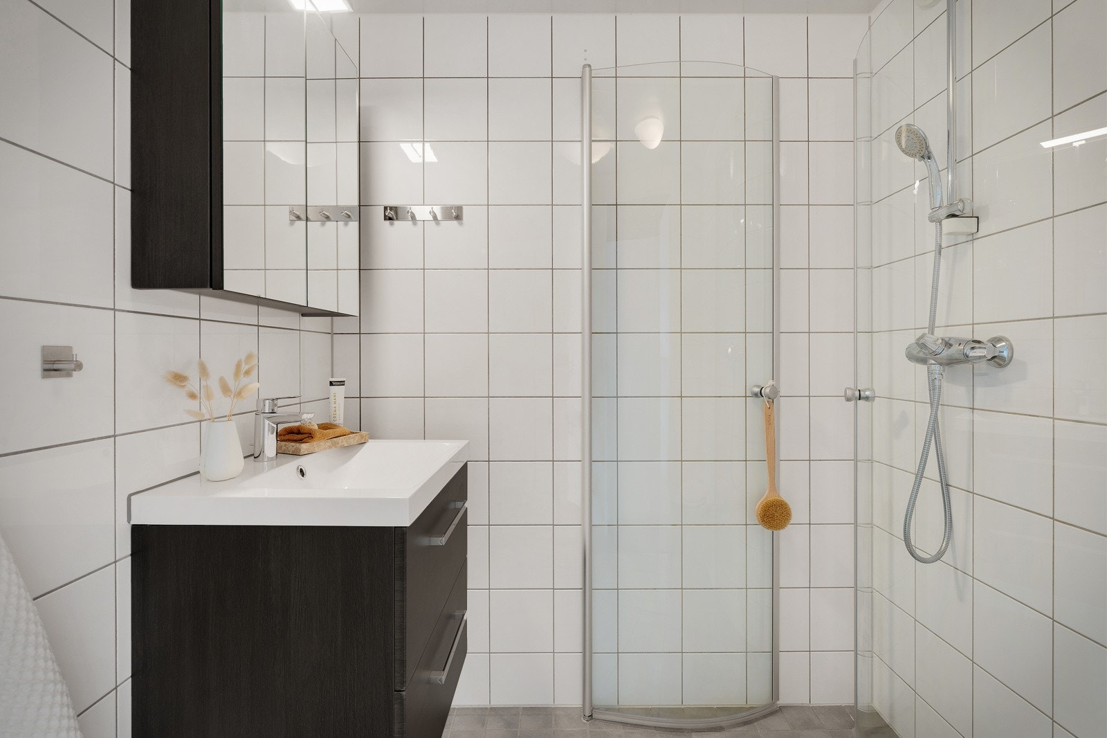 Flislagt bad med varme i gulv. Galleribilde