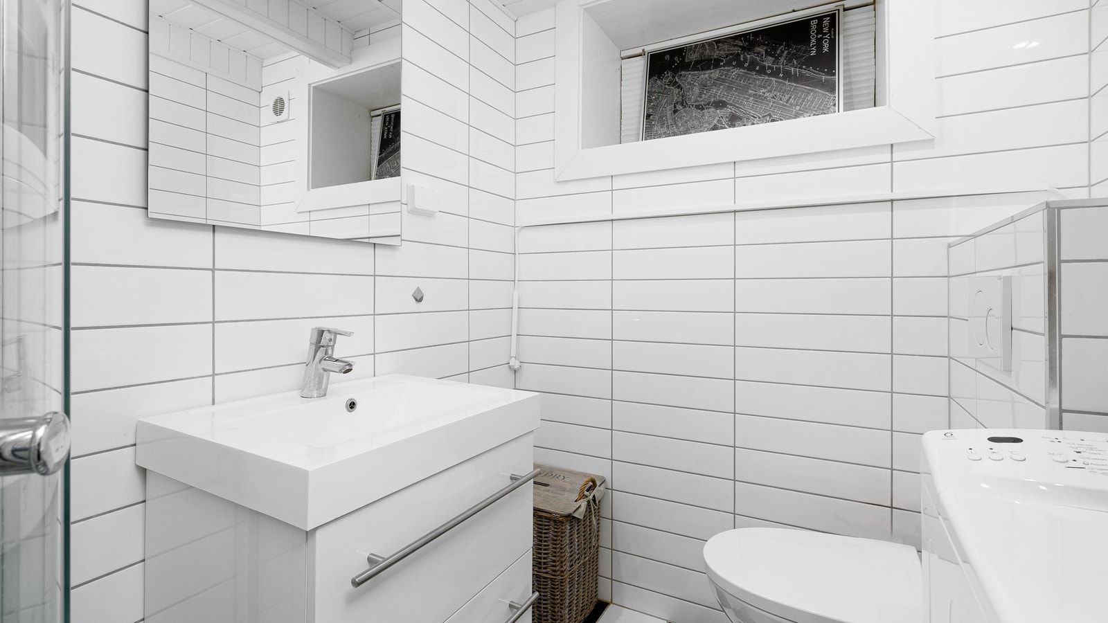 Bad/wc med opplegg til vaskemaskin tilhørende hybel. Galleribilde