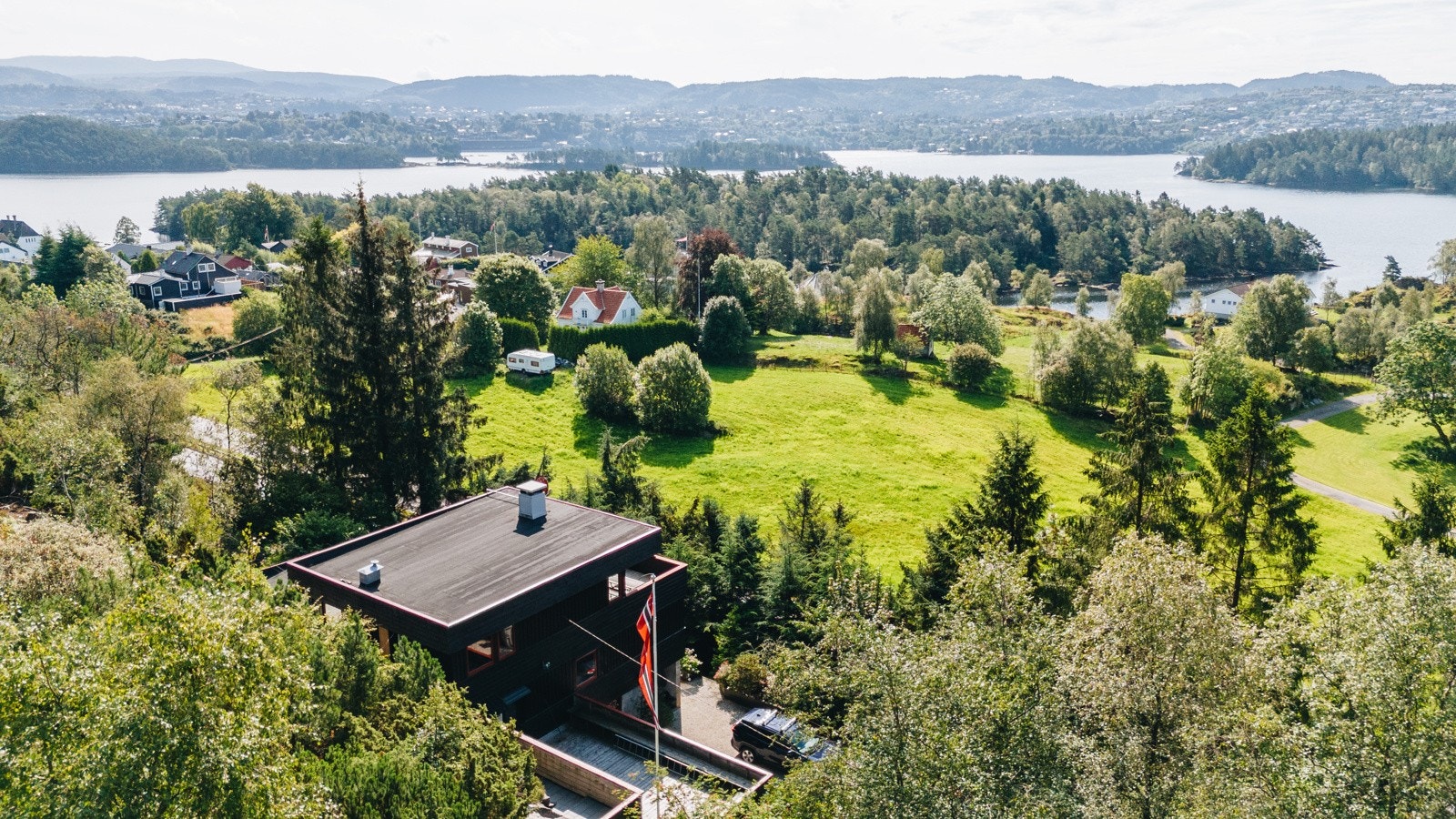 Bøjarnesveien 6 presenteres av Malene Hjemleland ved Kaland & Partners. Galleribilde