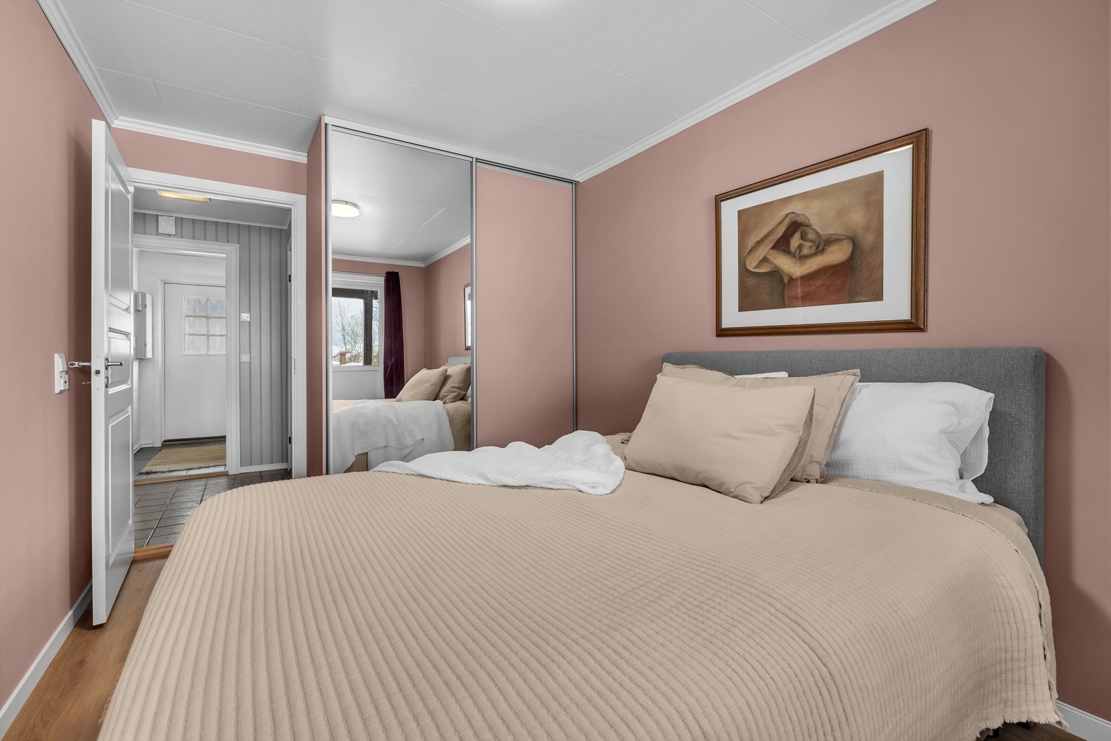 Koselig soverom malt i fin farge Galleribilde