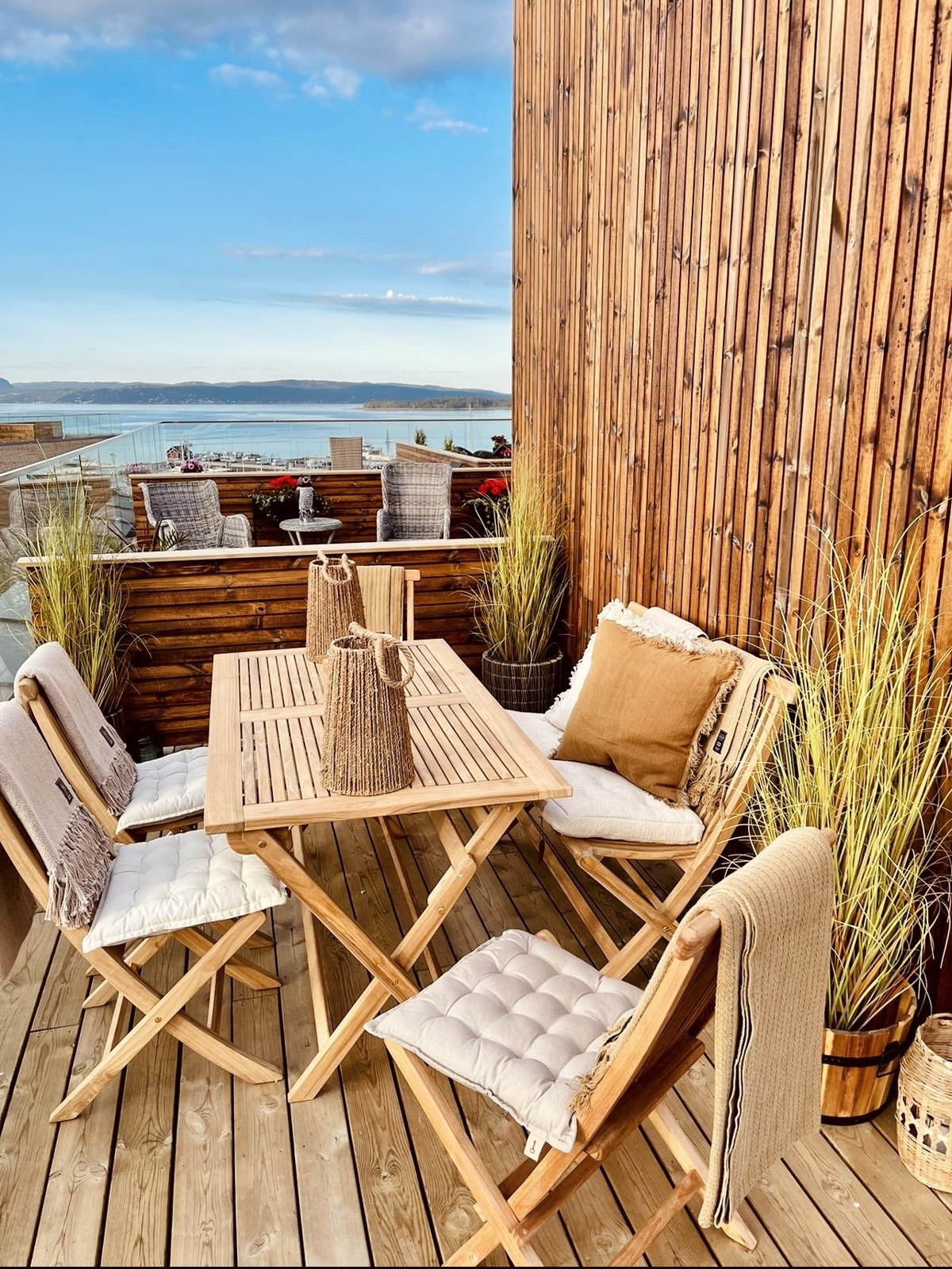 Leiligheten disponerer balkong og egen takparsell med fantastisk utsikt. Galleribilde