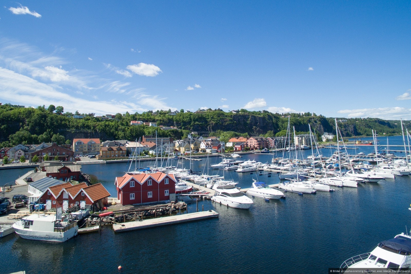 Båthavnen i Holmestrand er et flott anlegg med mye båttrafikk på sommeren. Galleribilde