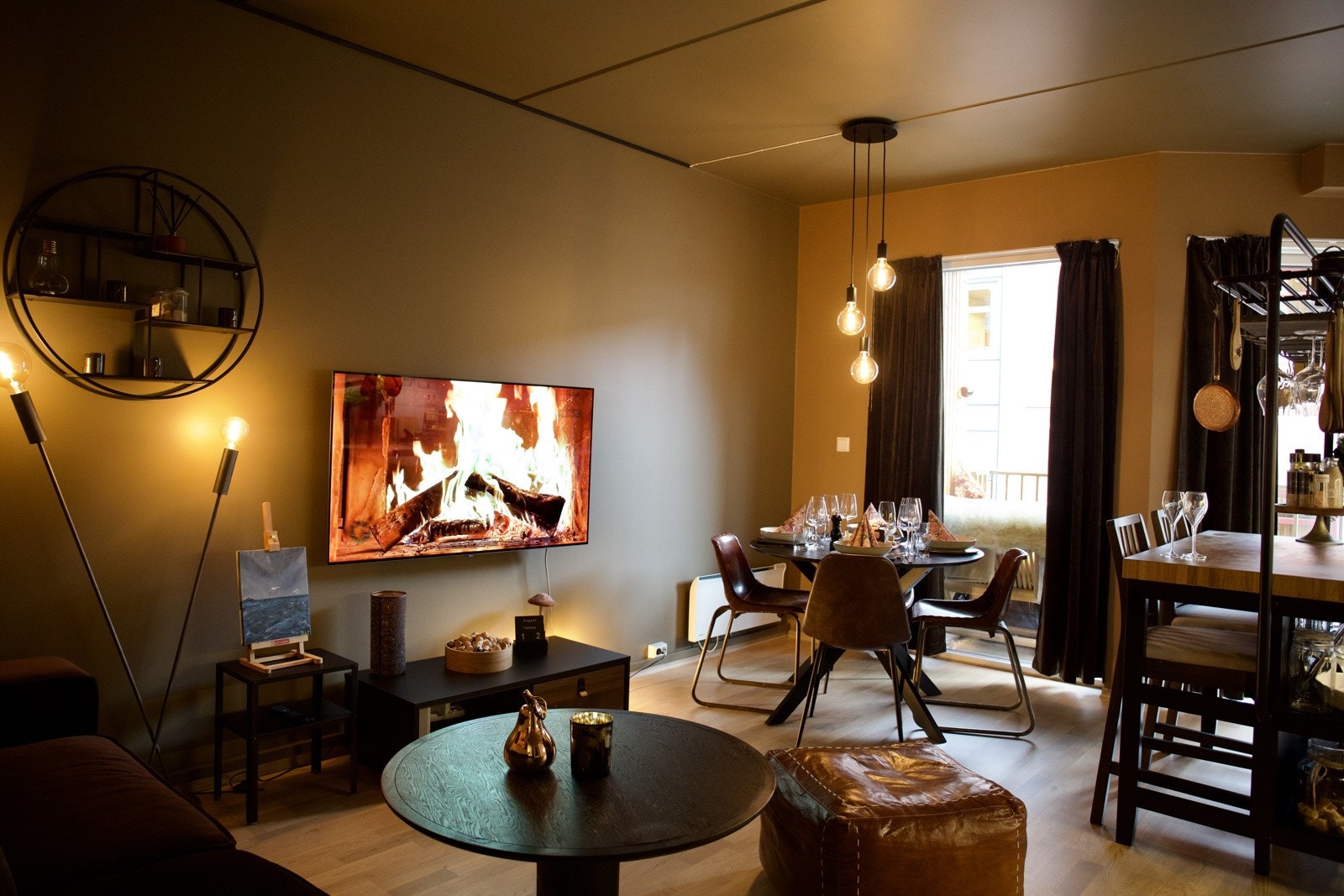 Åpen stue/kjøkken-løsning. Galleribilde