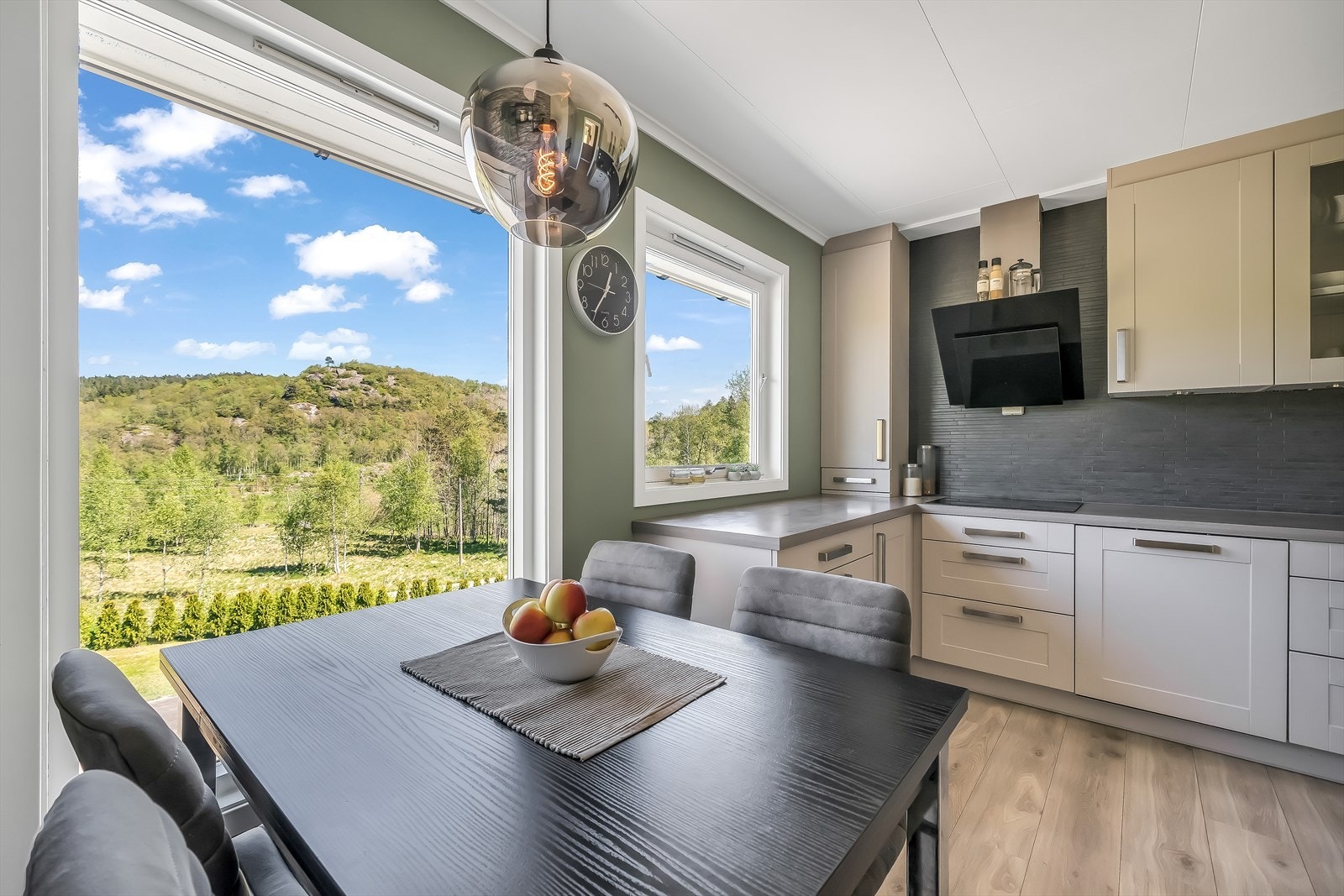 Kjøkken med fin utsikt Galleribilde