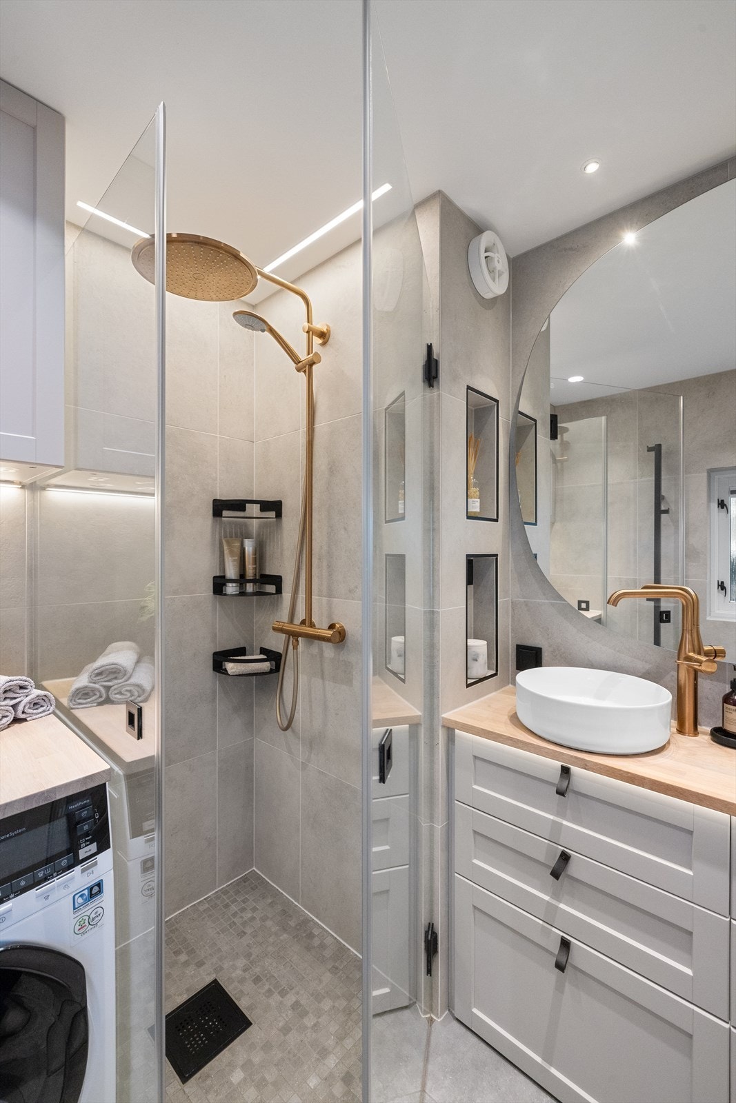 Hjørnedusj med innfellbare glassdører Galleribilde