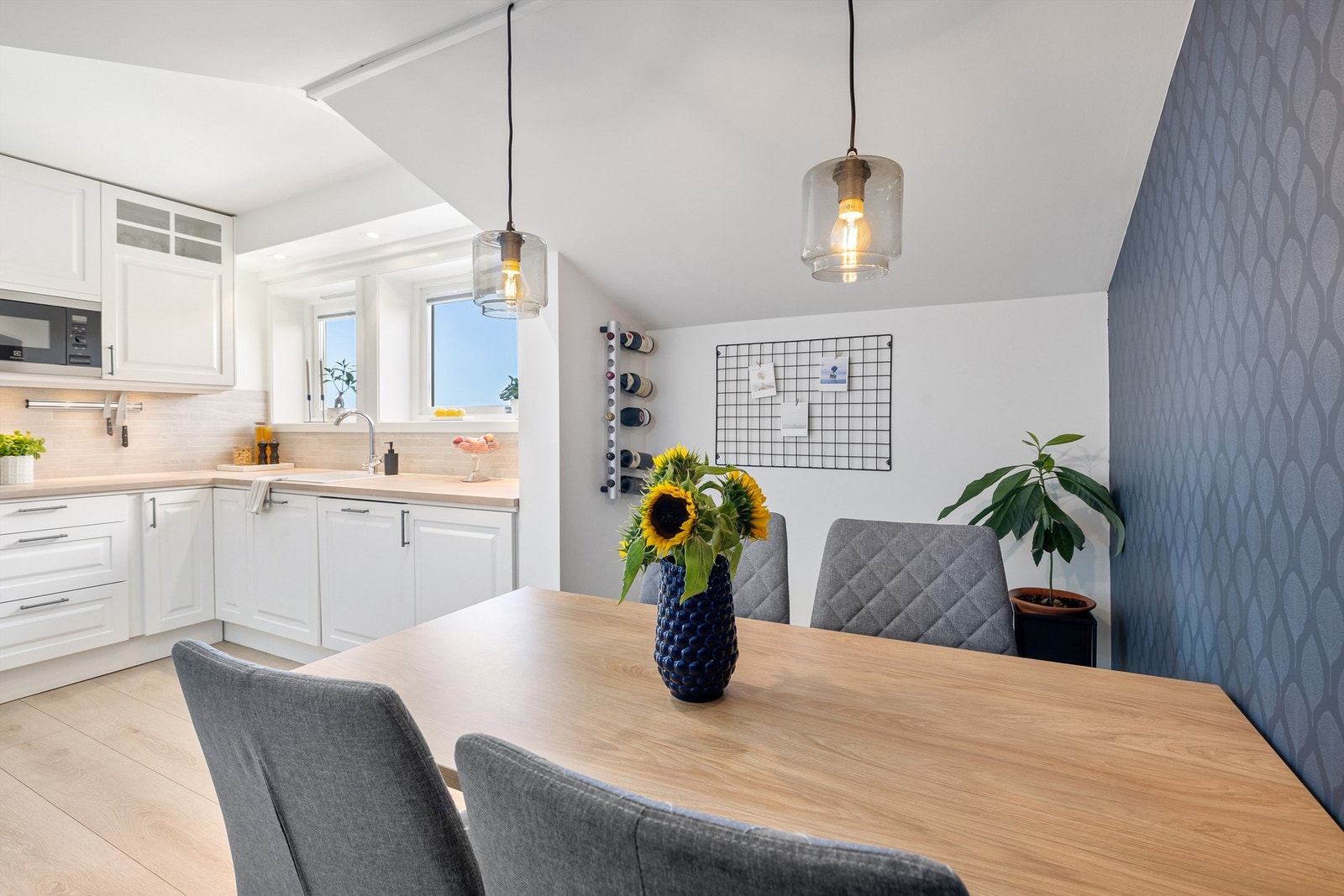 Flott spisekrok på kjøkkenet Galleribilde