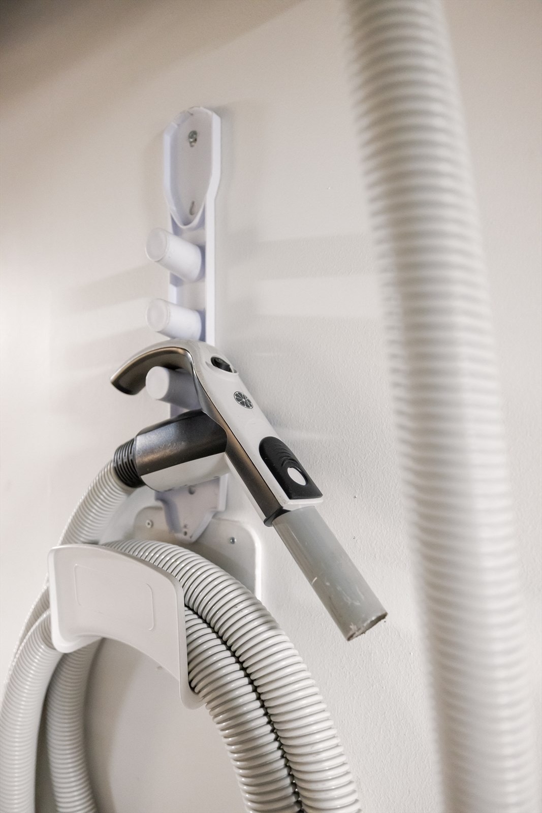 Sentralstøvsuger i garasjen Galleribilde