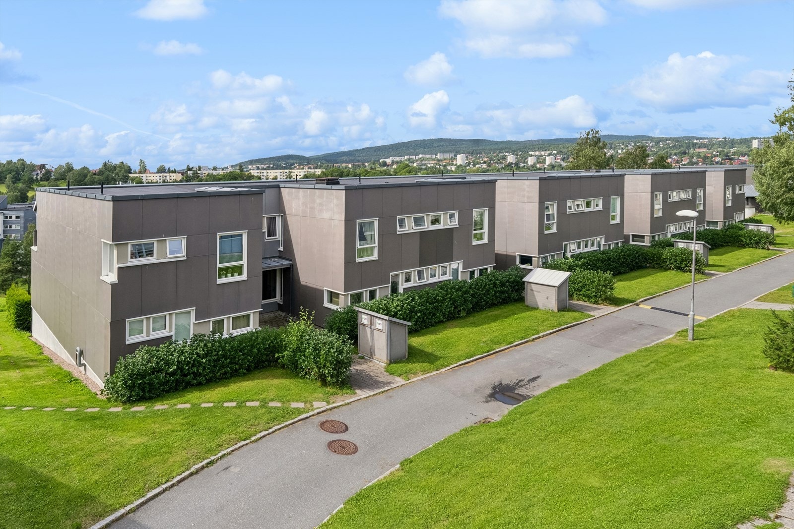 Leiligheten disponerer 2 stk kjellerbod i fellesareal på ca. 6,3 kvm og på ca. 3,0 kvm. Galleribilde