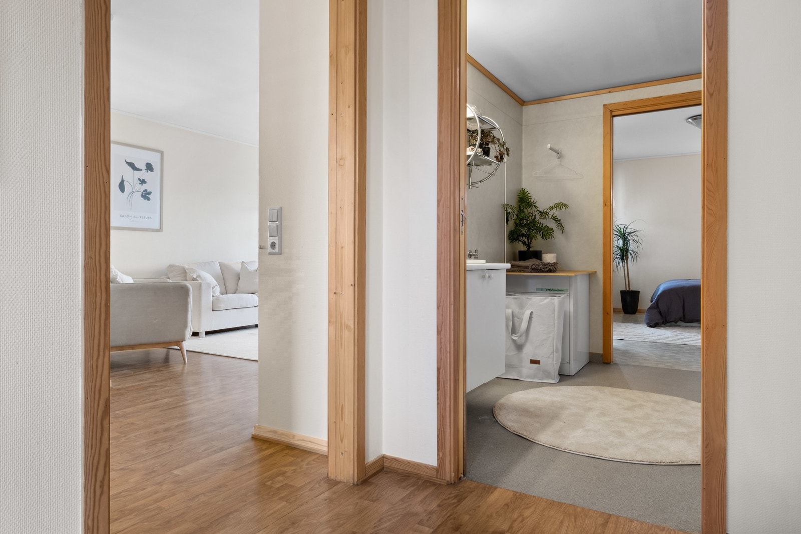 Badet har direkte inngang fra gangen og fra soverommet. Galleribilde